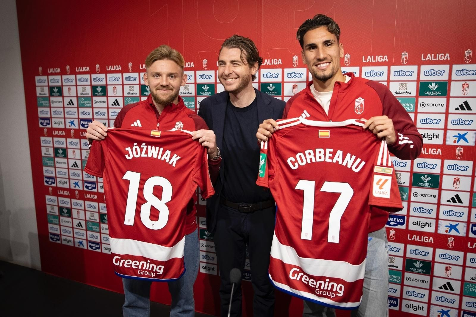 Jozwiak y Corbeanu en su presentación oficial junto a Tognozzi