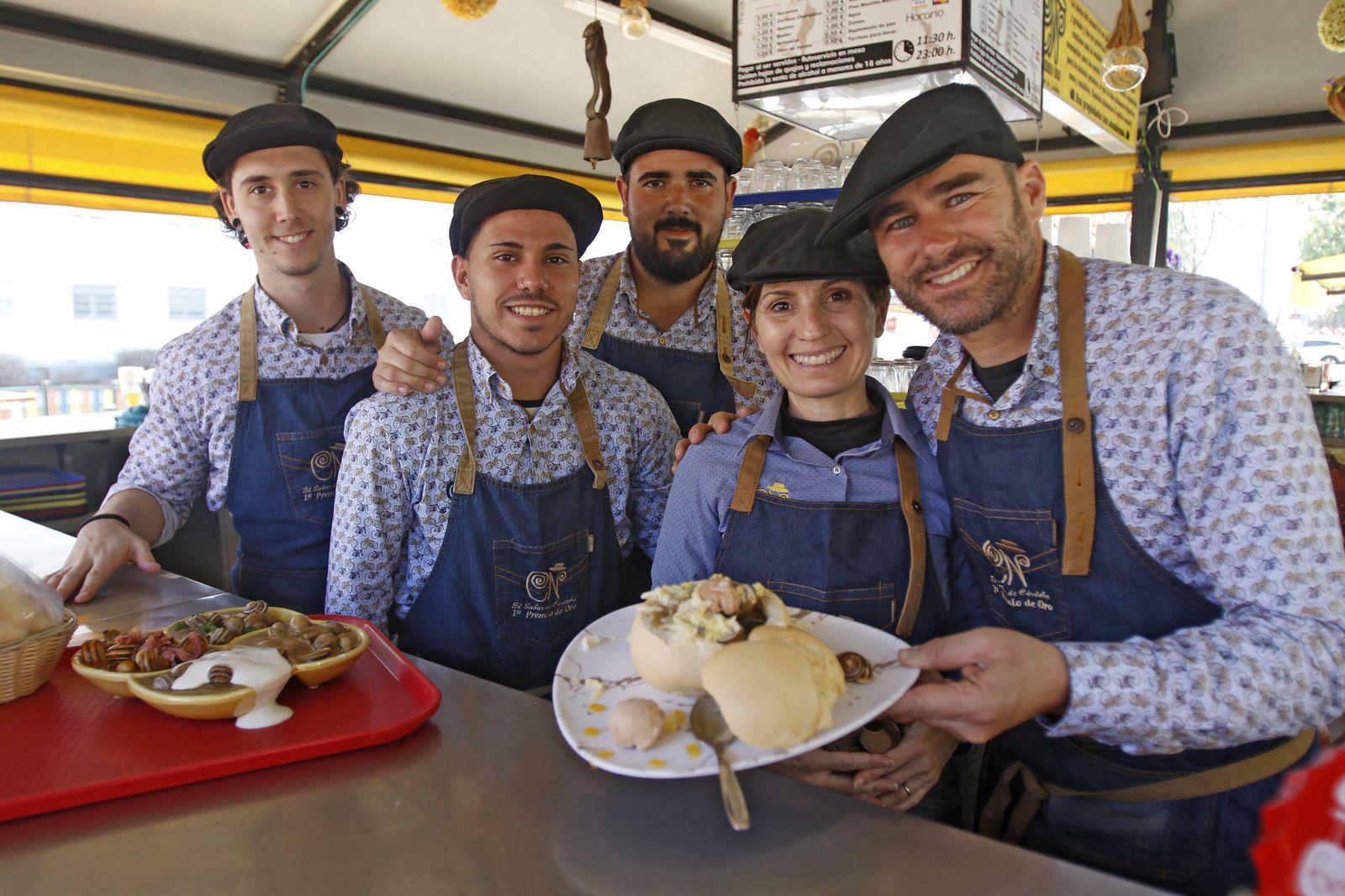 El puesto de caracoles de Noreña, en fotos
