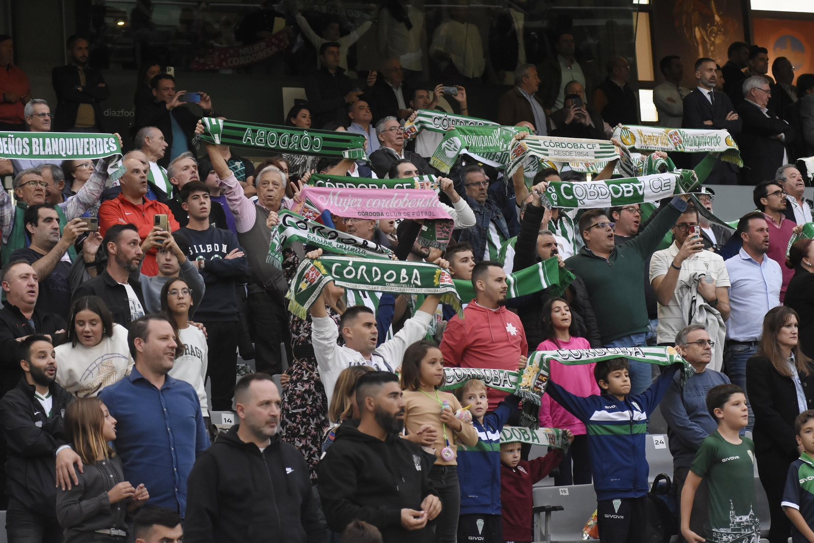 Imágenes del partido entre el Córdoba y el Recreativo de Huelva en El Arcángel