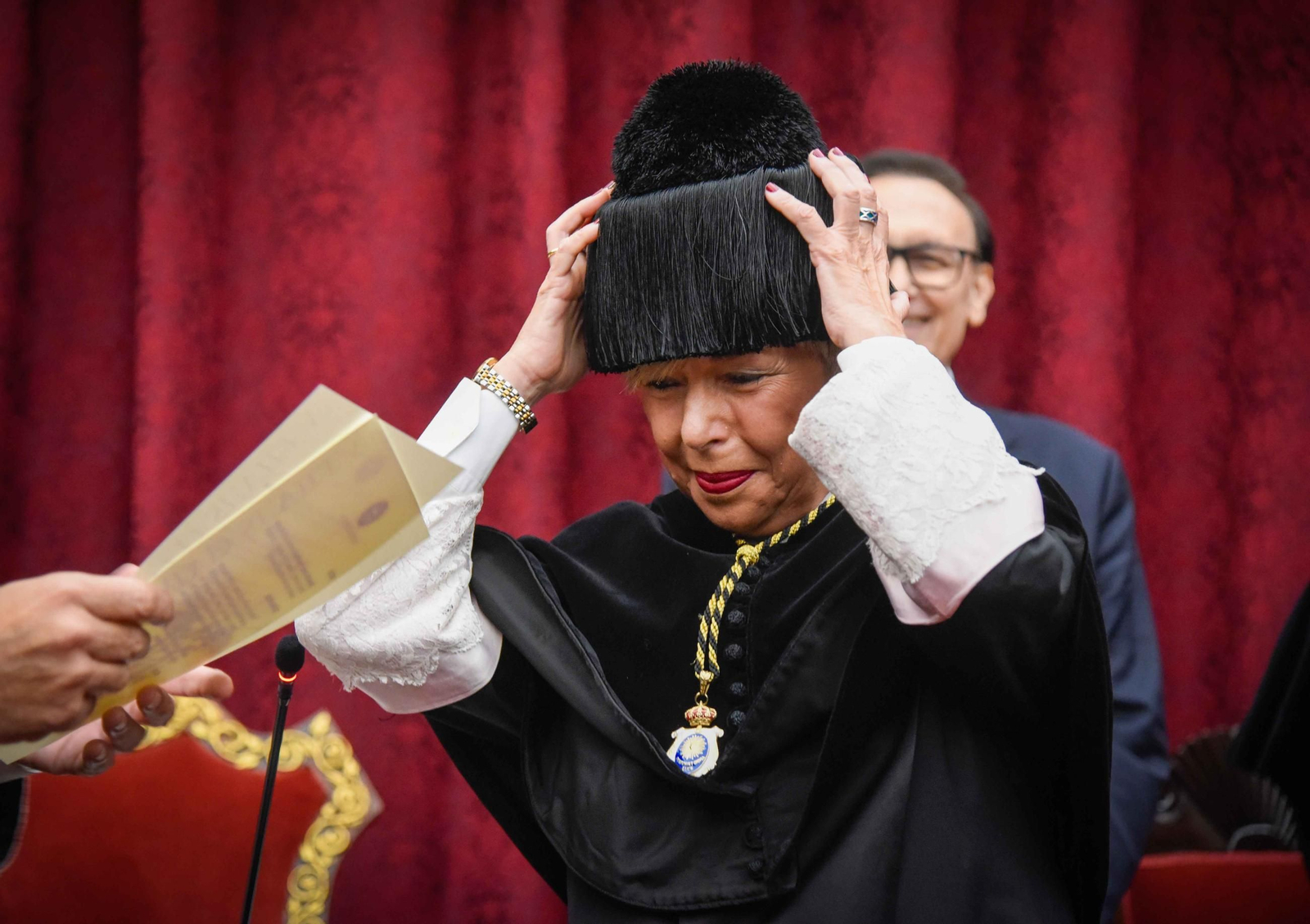 Acto de investidura de la nueva rectora de la US, Carmen Vargas