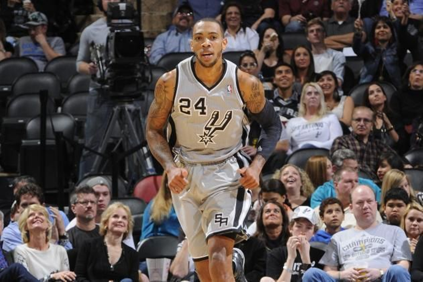 Las fotos de la carrera de Malcolm Thomas, un trotamundos del baloncesto