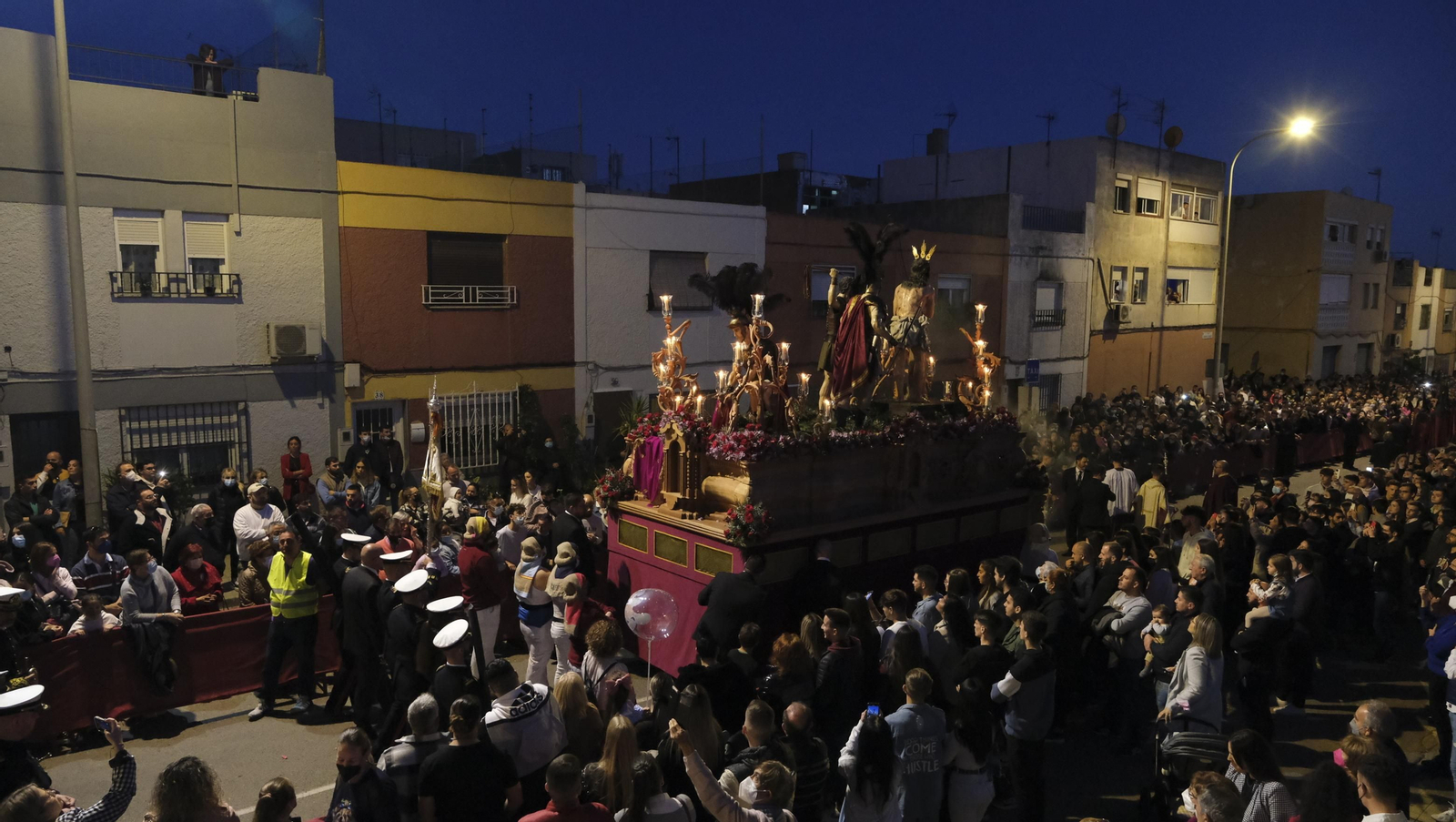 Fotogalería de la procesión de Unidad por el Barrio de Piedras Redondas. Almería