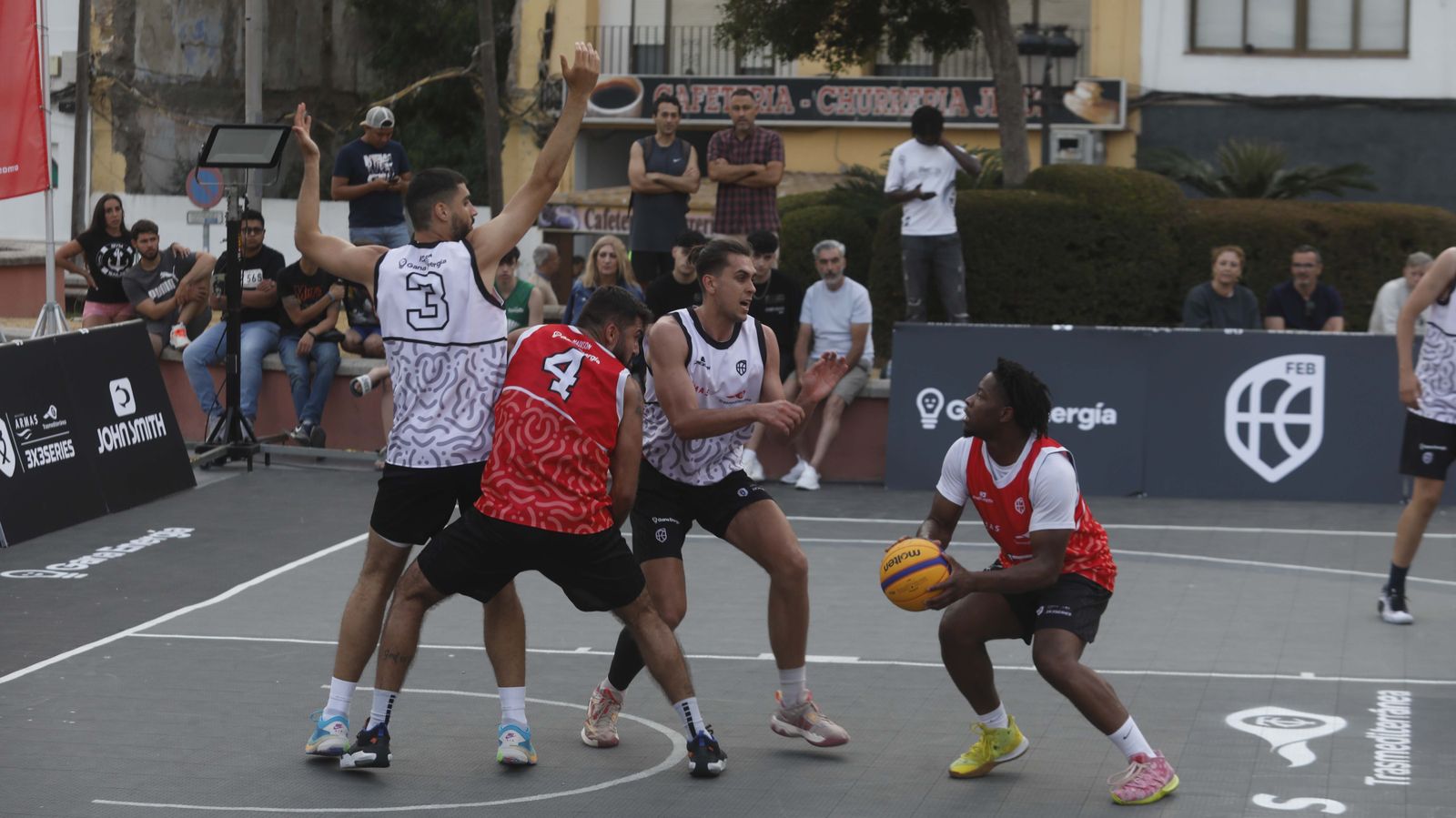Las fotos de la primera jornada del torneo internacional de baloncesto 3x3 de La Línea