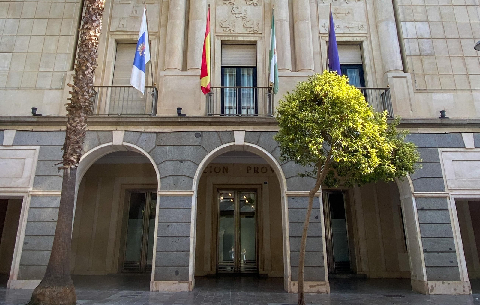 Fachada de la sede de la Diputación de Huelva.