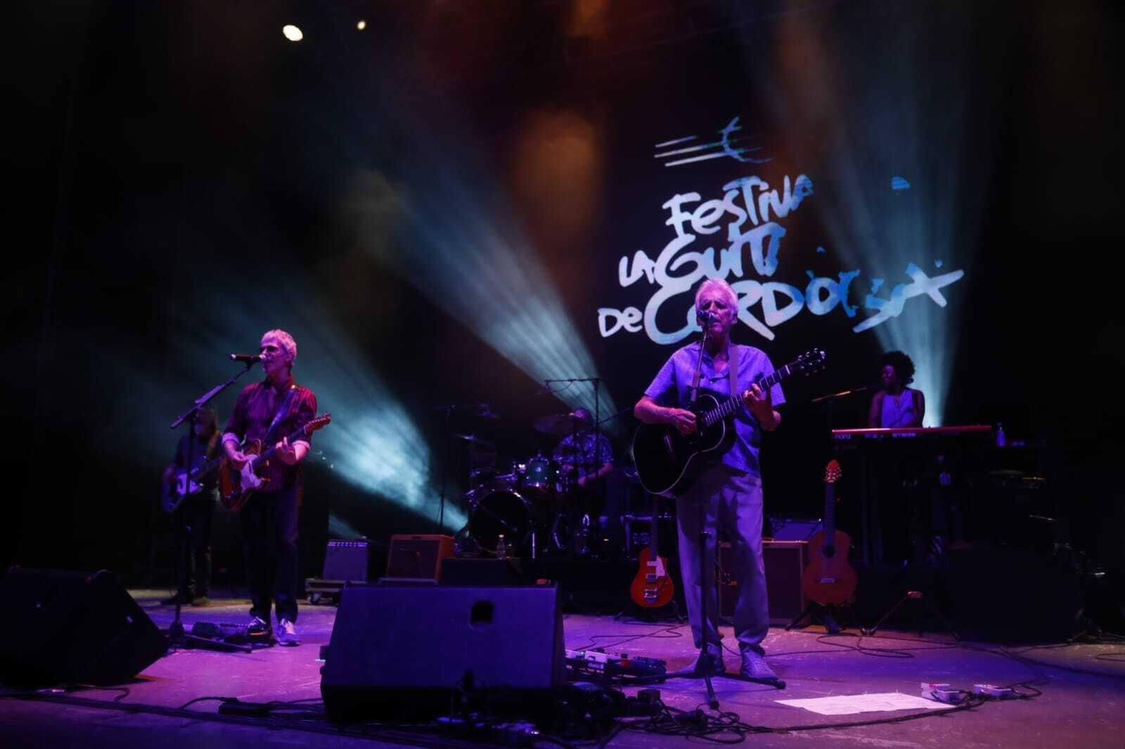 El concierto de Kiko Veneno y Ariel Rot en el Festival de la Guitarra de Córdoba, en imágenes