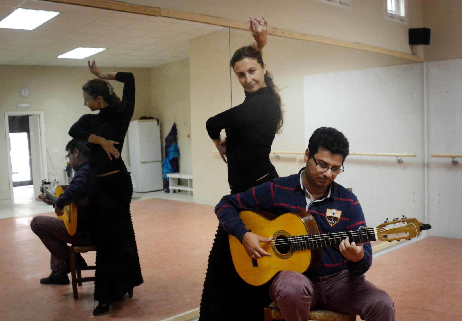 El guitarrista Juan Manuel Moneo llevará la zambomba de Jerez a Sevilla y El Puerto