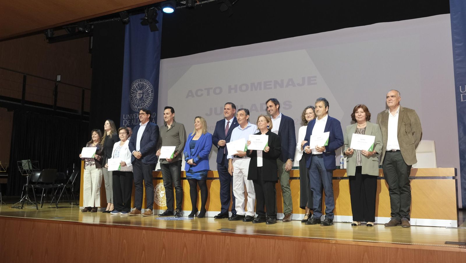 Las imágenes del homenaje a los docentes almerienses en su jubilación