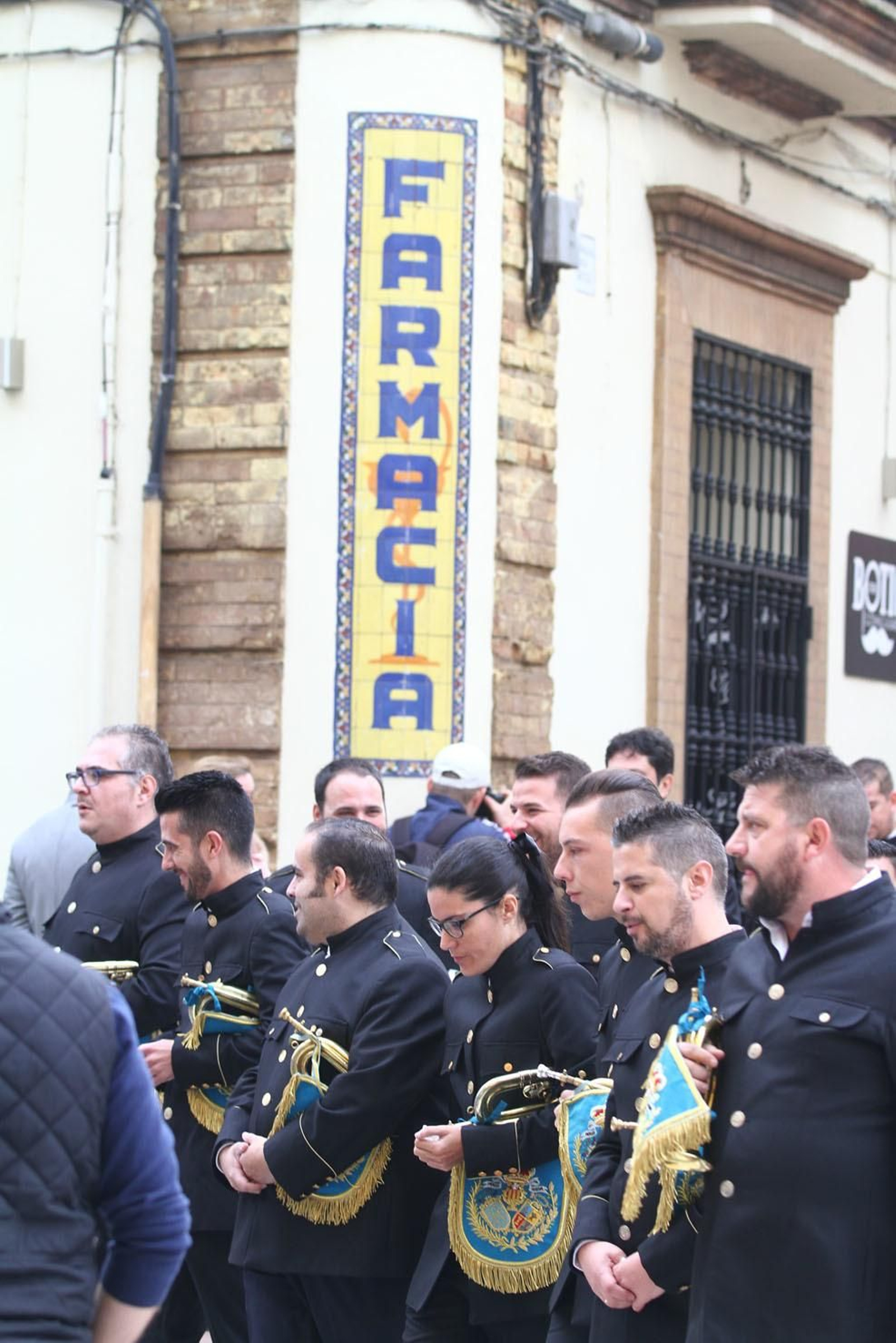 Procesión Solemne  de la Hermandad de La Vera Cruz, con el Santísimo Sacramento.