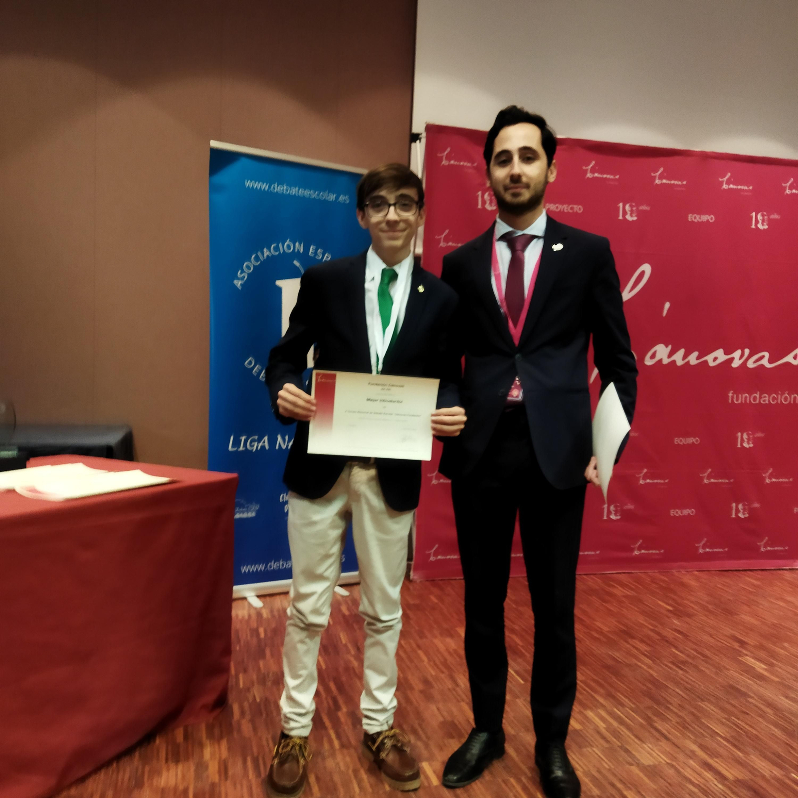 El alumno Carlos Lozano, premio al Mejor Introductor.