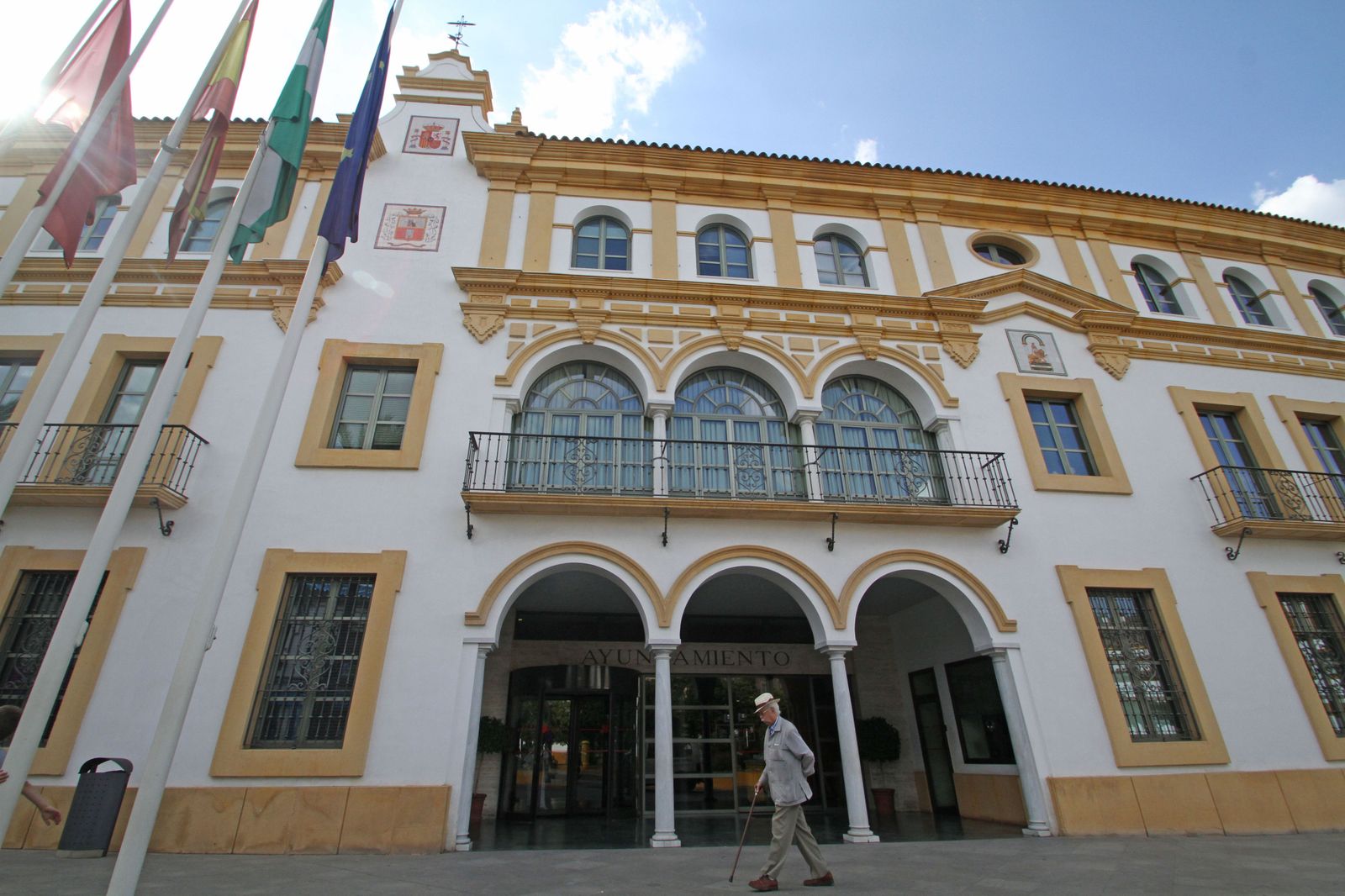El Ayuntamiento de Dos Hermanas.