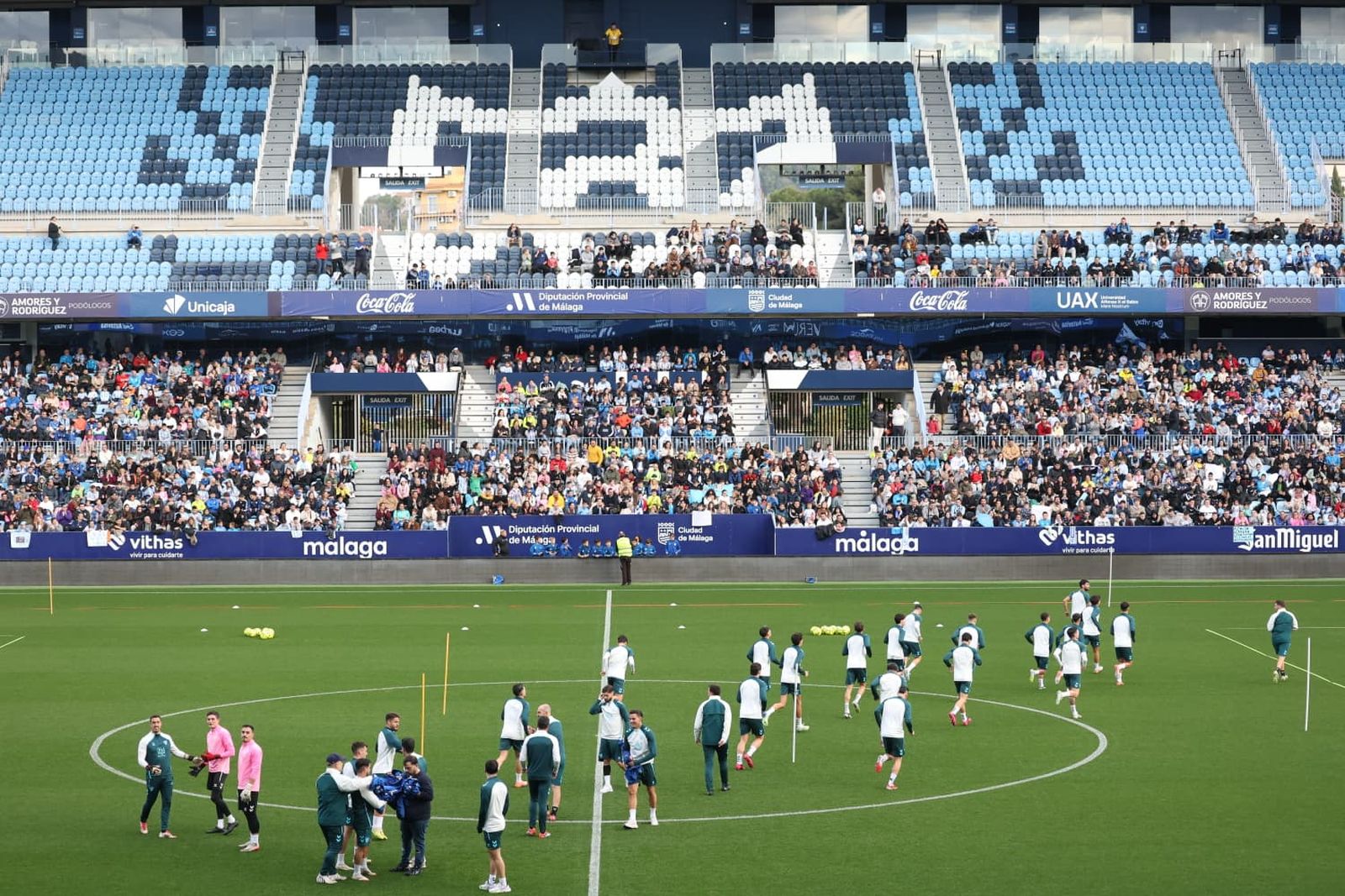 Búscate en las fotos del entrenamiento del Málaga CF en La Rosaleda