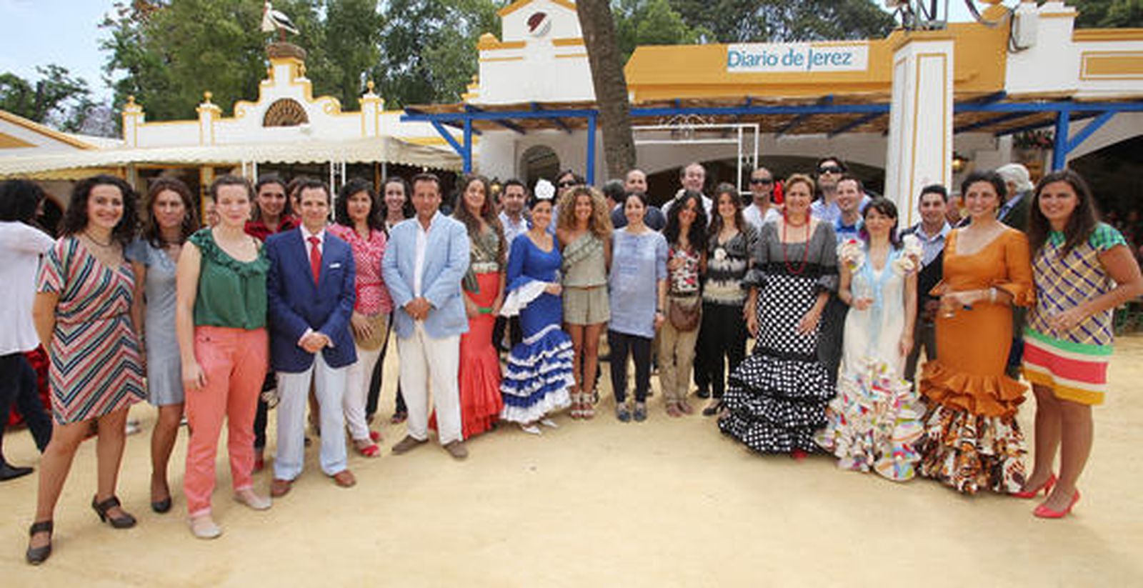 Varios integrantes del Grupo Gómez Besser se pasaron por la caseta de Diario de Jerez.

Foto: Vanesa Lobo