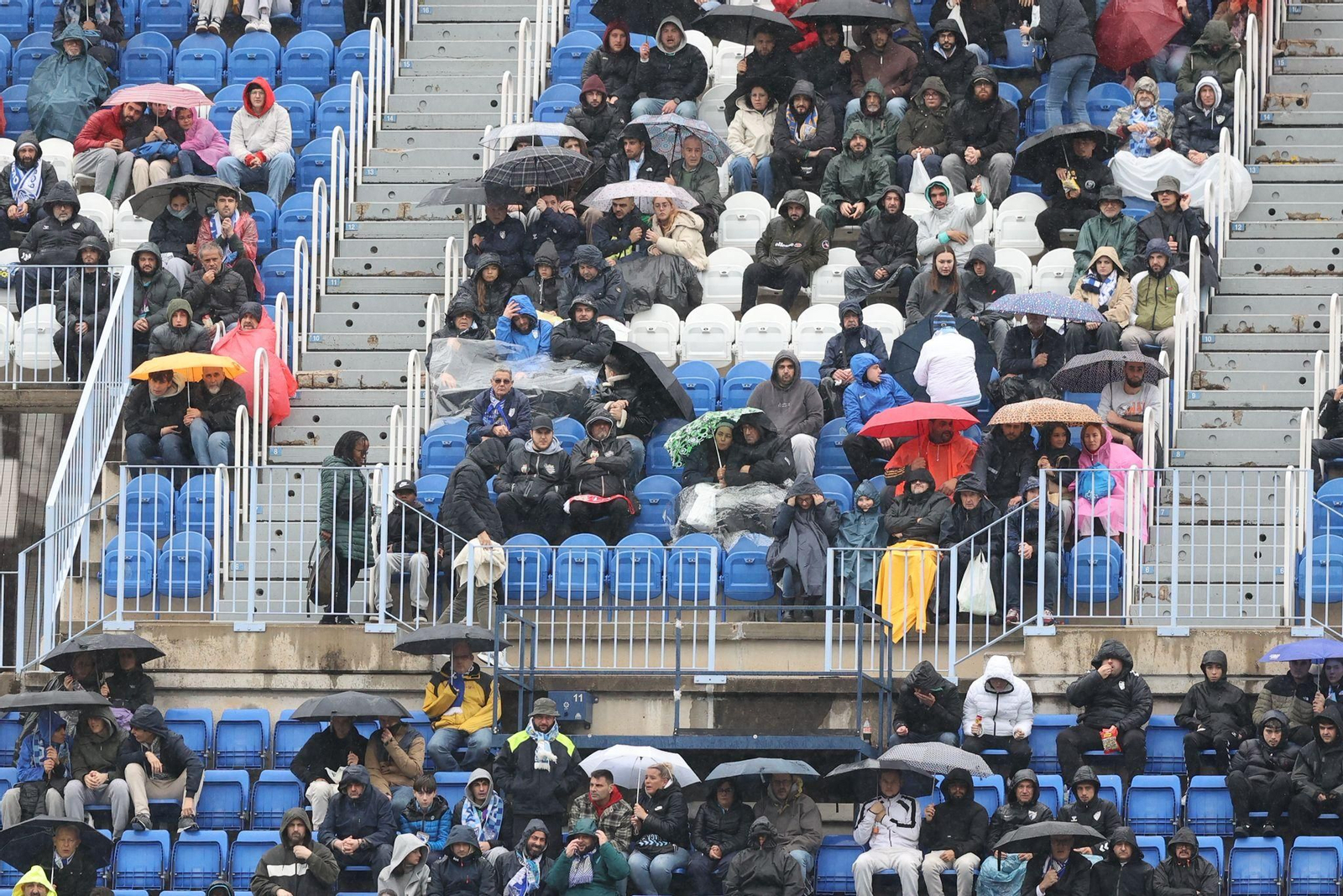 Búscate en las gradas de La Rosaleda en el Málaga CF-Almería