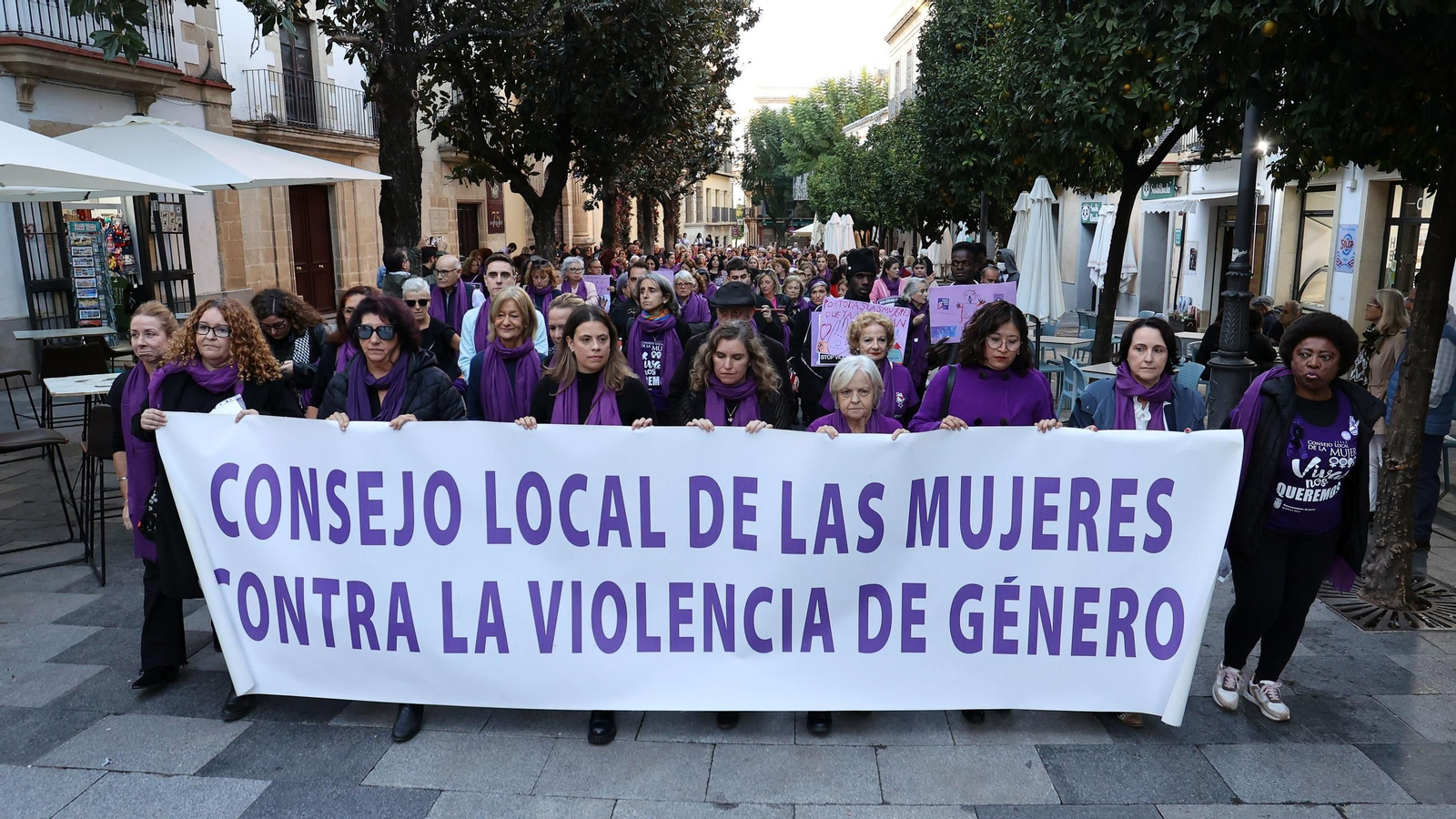 Imágenes de la manifestación del 25N 2024 en Jerez
