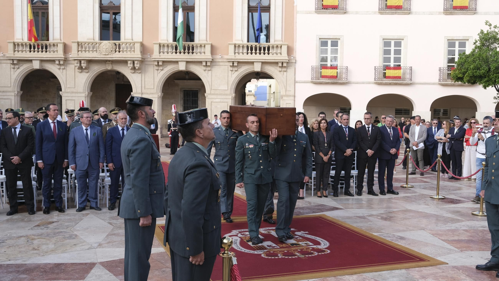 El regreso de los restos de los Coloraos a la Plaza Vieja, en imágenes