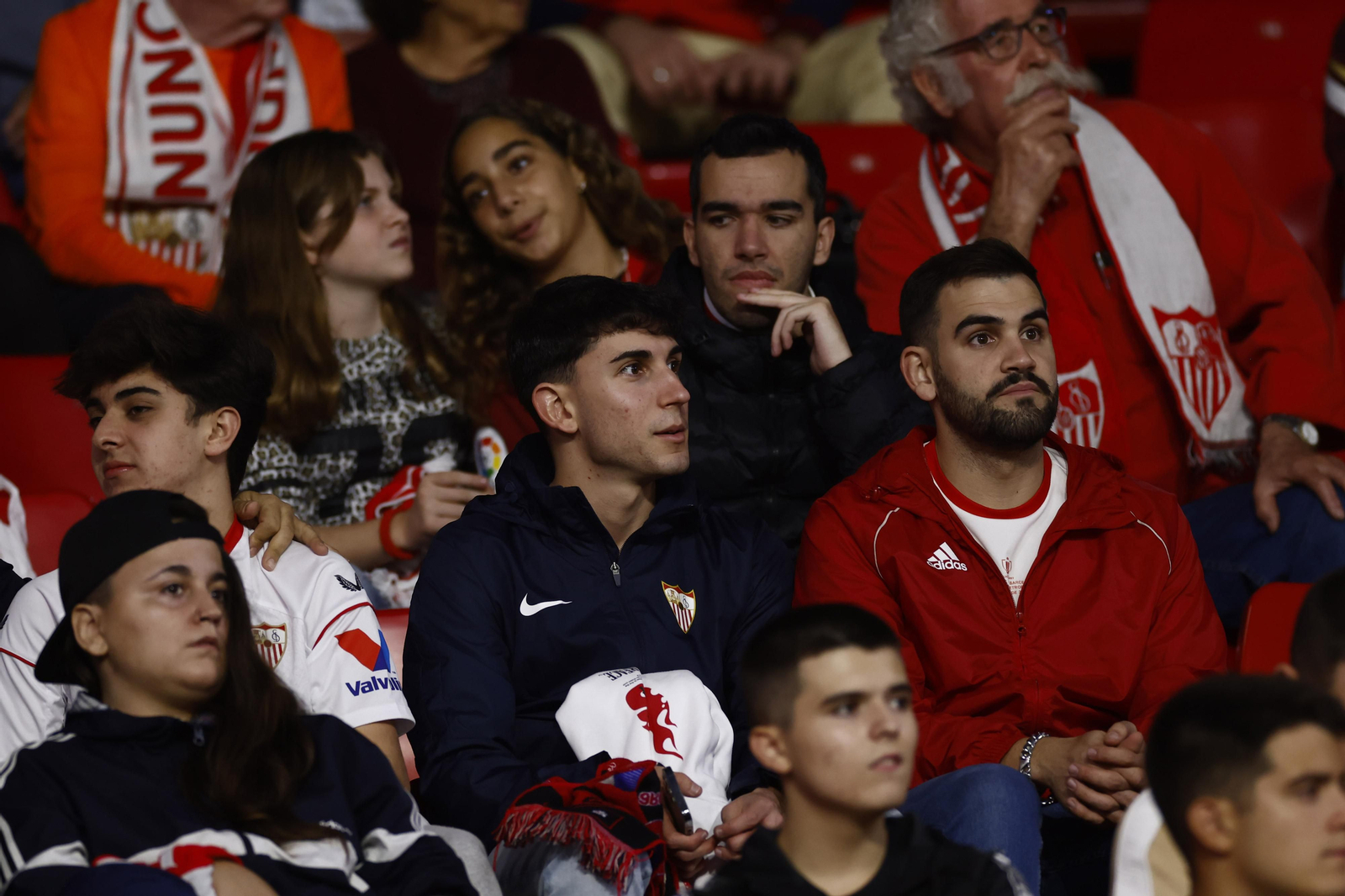 Búscate en las fotos del Sevilla FC-Real Sociedad