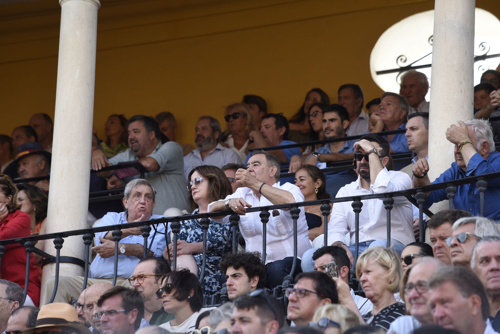 Búscate en la tercera corrida de toros de la Feria de San Miguel de Sevilla