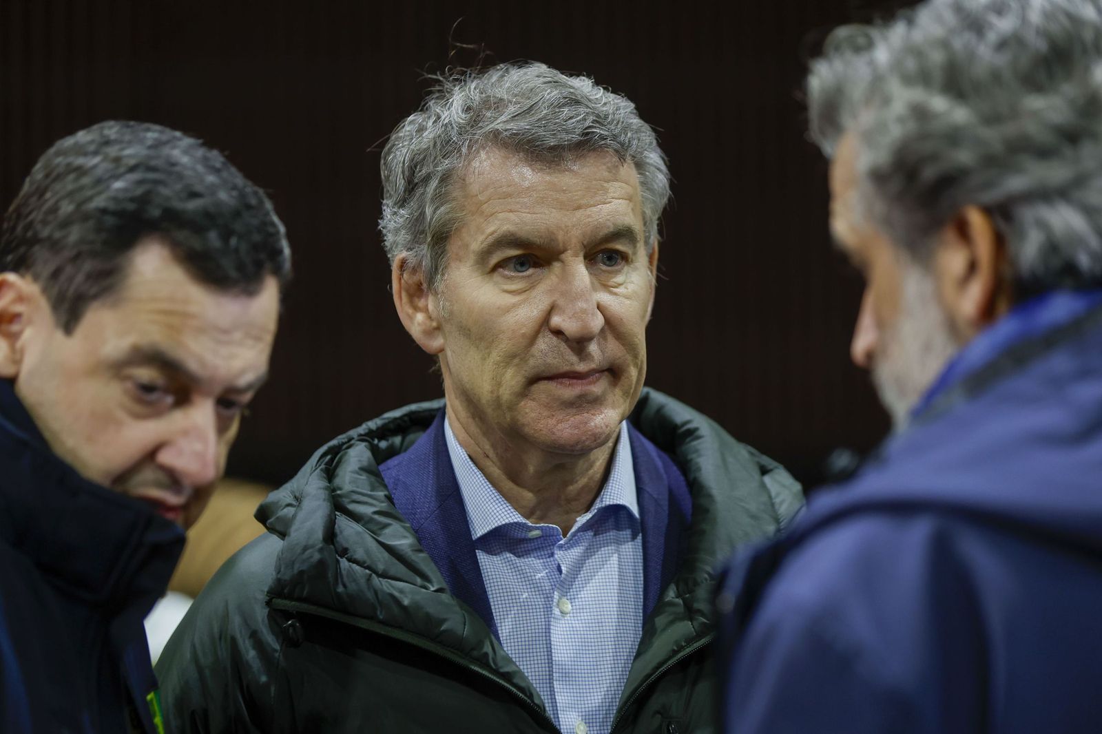 Juanma Moreno junto a Alberto Núñez Feijóo en Adamuz.