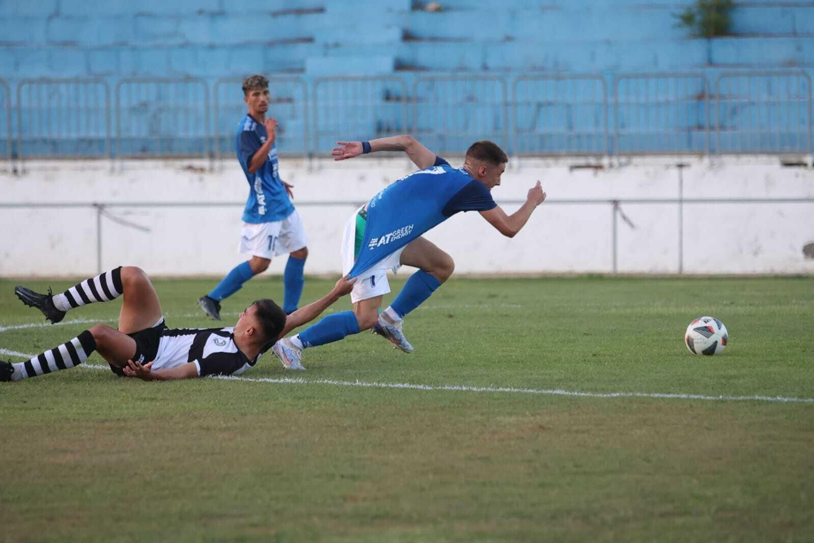 Mikan tuvo la oportunidad más clara para el Xerez DFC con un mano a mano ante el portero. Mikan tuvo la oportunidad más clara para el Xerez DFC con un mano a mano ante el portero.