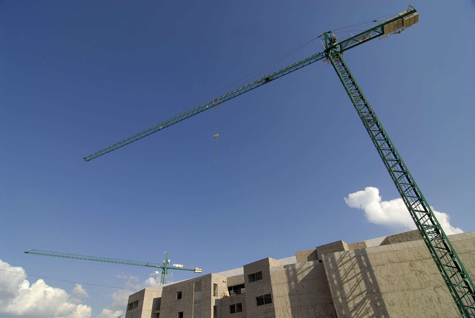 Granada ya roza la misma recaudación por tasas de licencias de obras que en todo el 2021