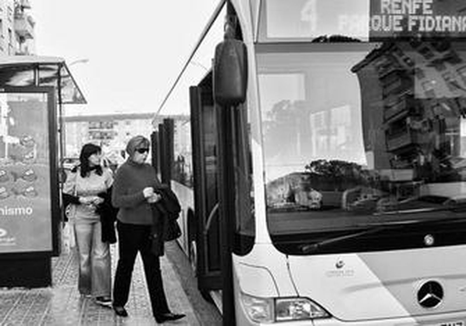 Parada de la línea 4 en la zona de Fidiana.