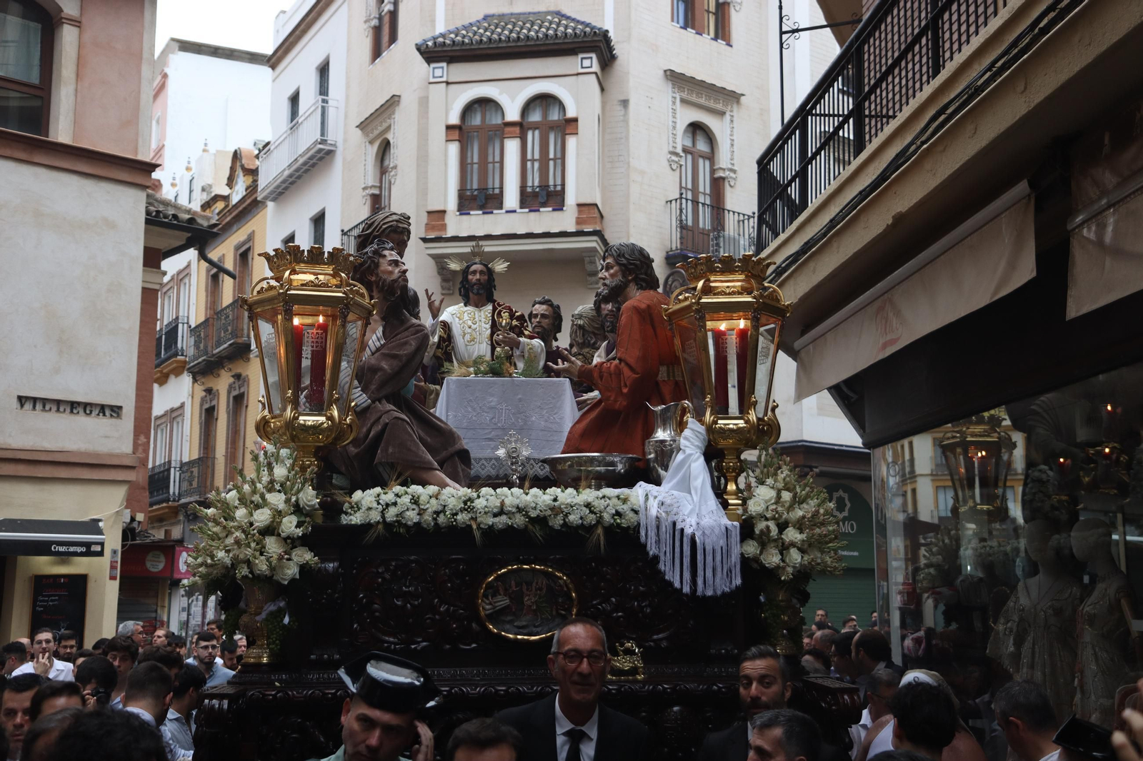 Traslado del misterio de la Cena al Palacio Arzobispal