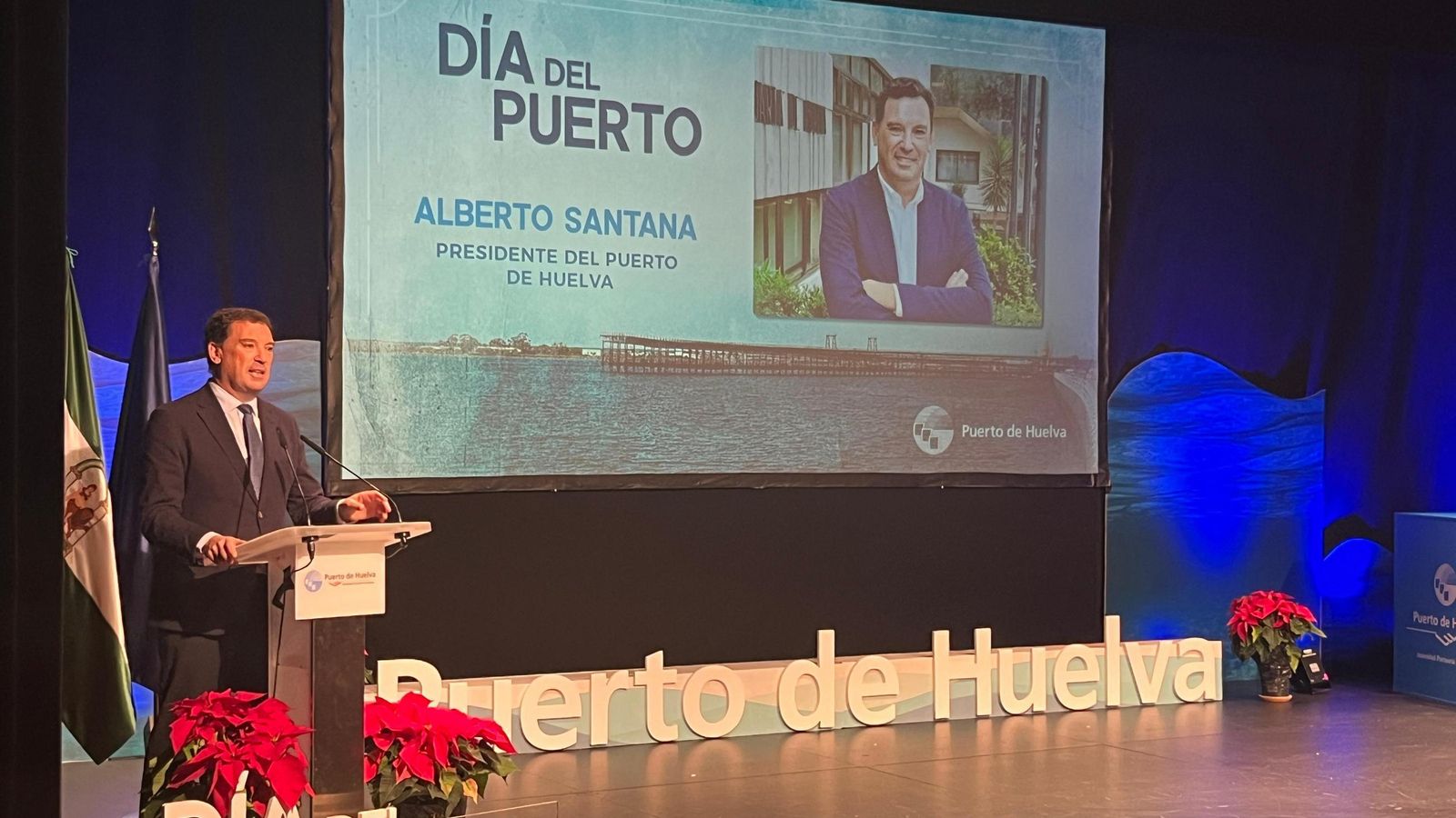 Alberto Santana, presidente del Puerto, durante su intervención en el acto.