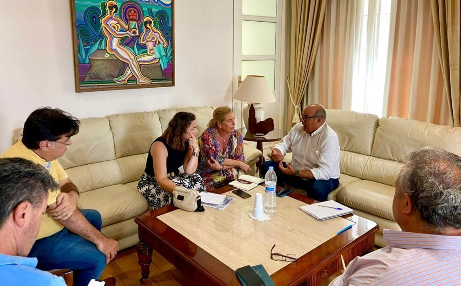El alcalde de Vélez-Málaga, Jesús Lupiáñez, junto con representantes de Ciedes