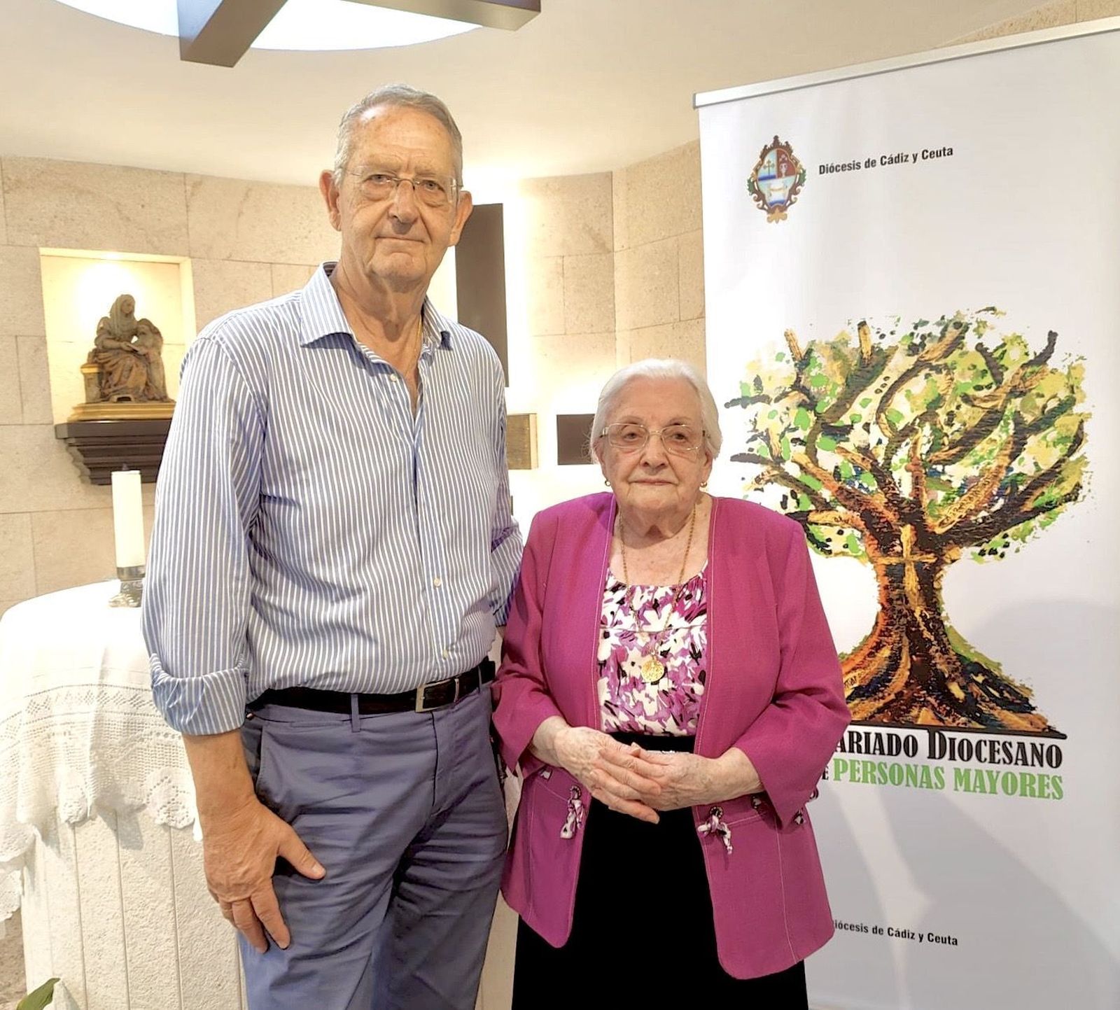 Dos mayores participantes en las jornadas convocadas por el Obispado de Cádiz.