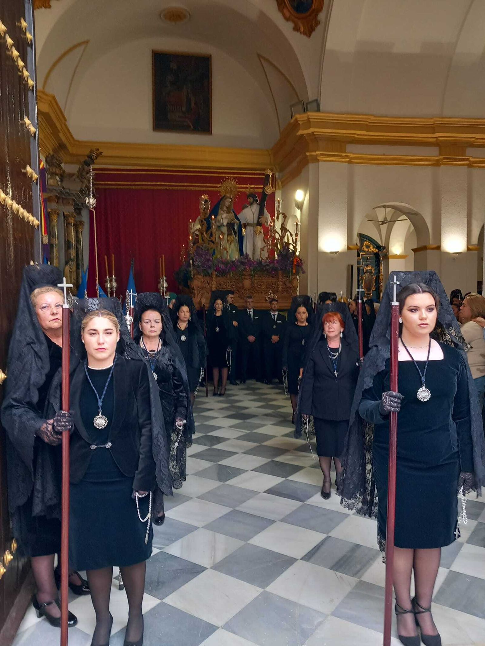 Todas las imágenes de la Virgen de Afligidos restaurada y del martes santo en Chiclana