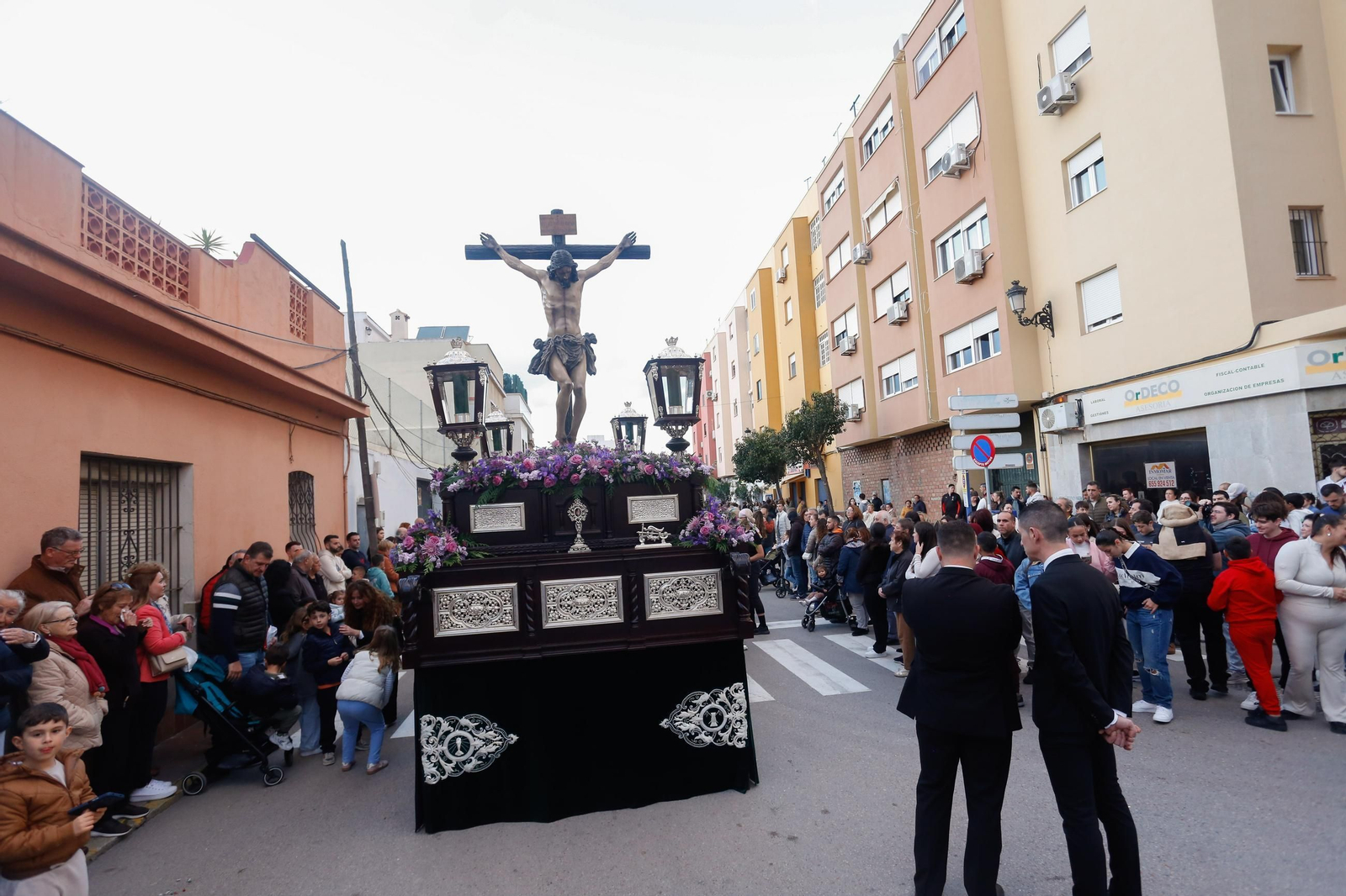 Fotos del Lunes Santo en La Línea: El Silencio