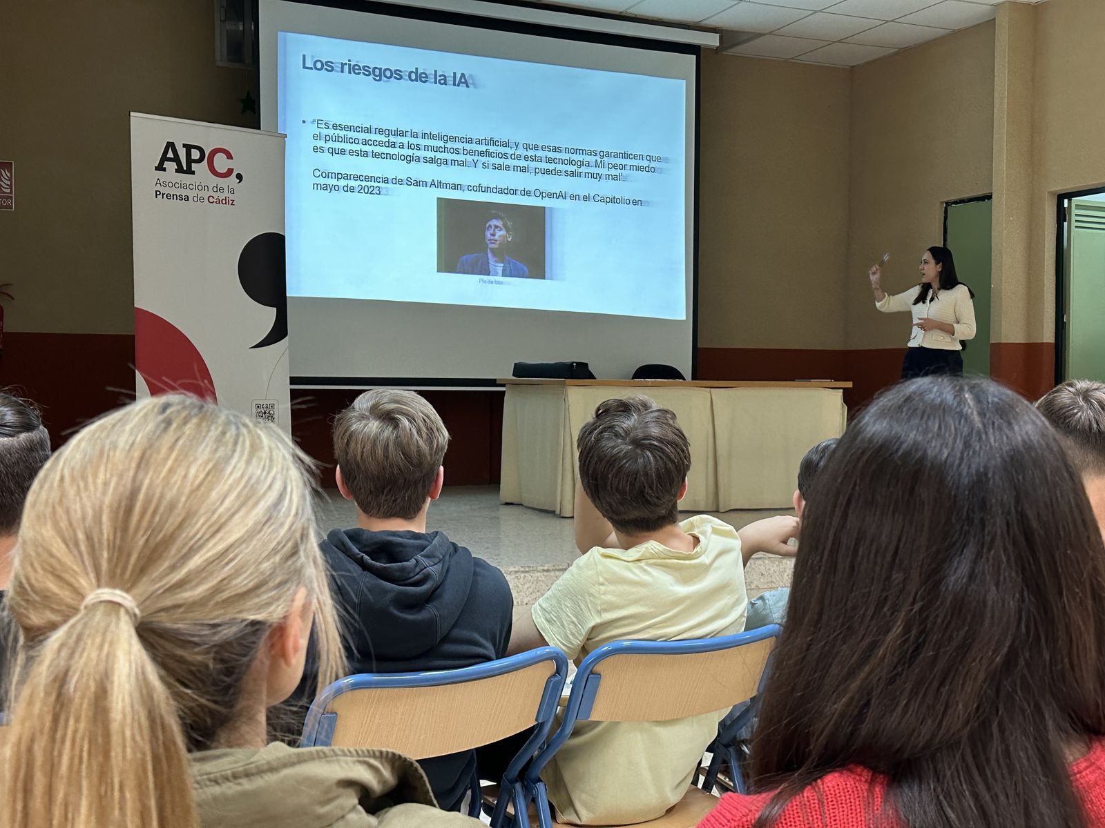 El taller impartido este lunes en el IES Sancti Petri de San Fernando.
