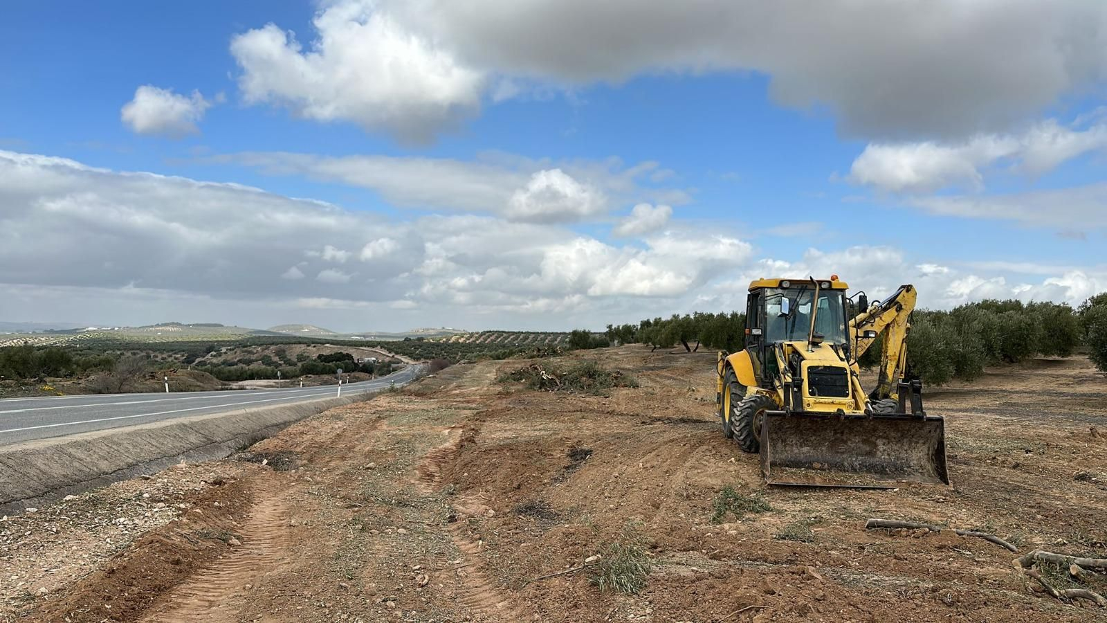 Comienzan las obras de mejora de capacidad de la A-306. Comienzan las obras de mejora de capacidad de la A-306.