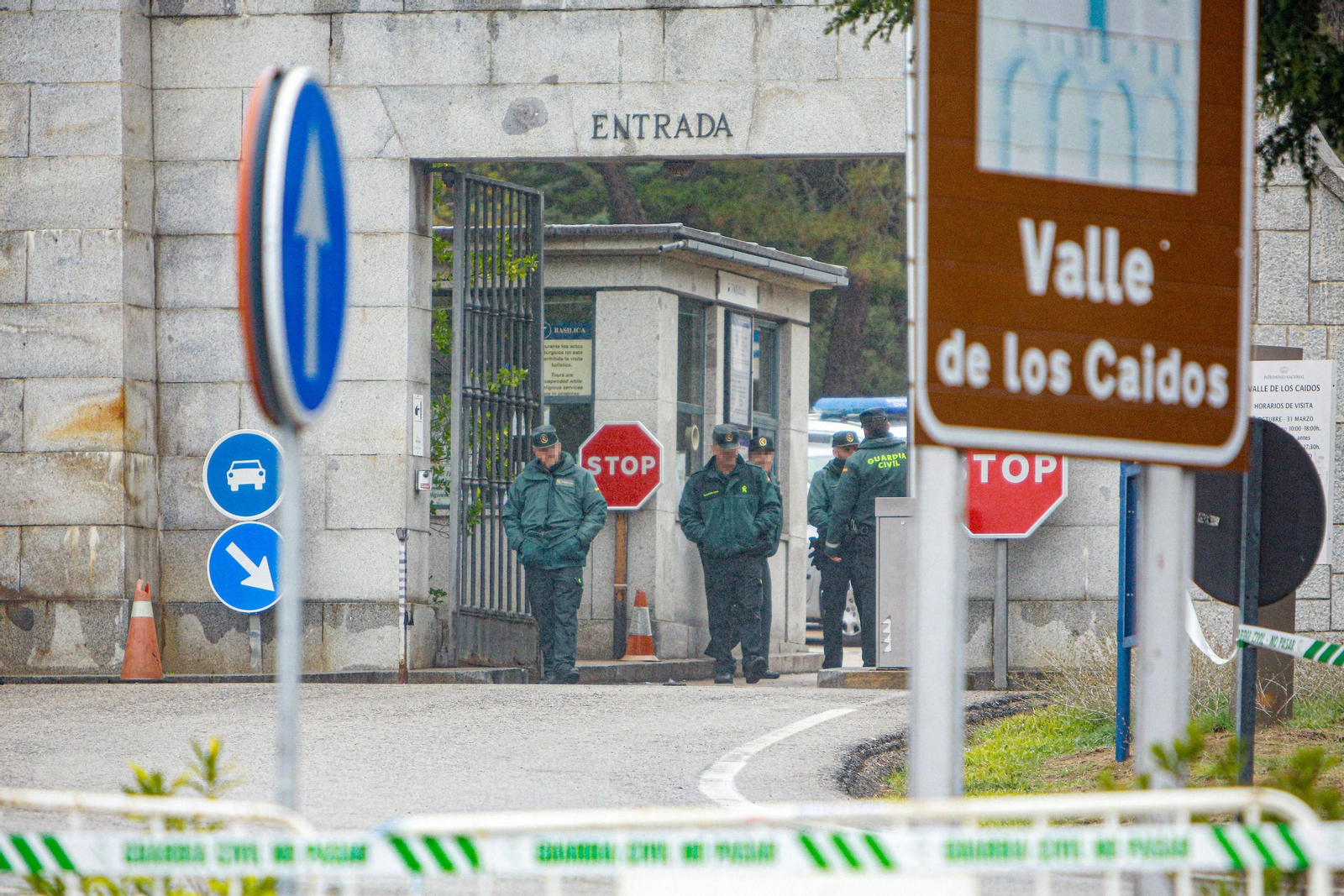 Preparativos en el Valle de los Caídos para la exhumación de Franco