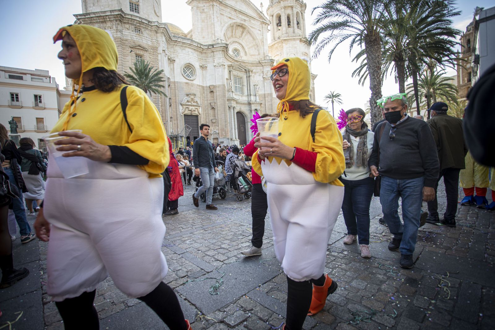 Imágenes del domingo de Carnaval ilegal en Cádiz
