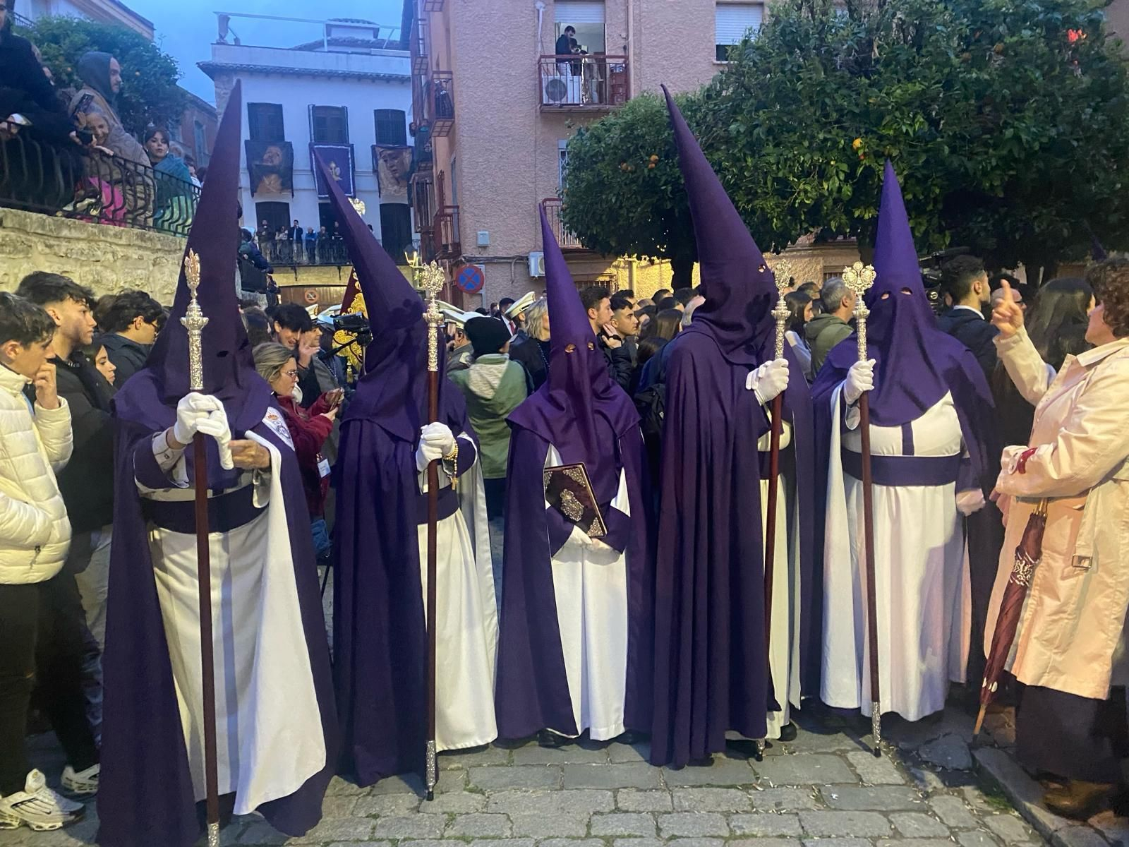 En imágenes: La Expiración trae de vuelta la ilusión de los cofrades jiennenses