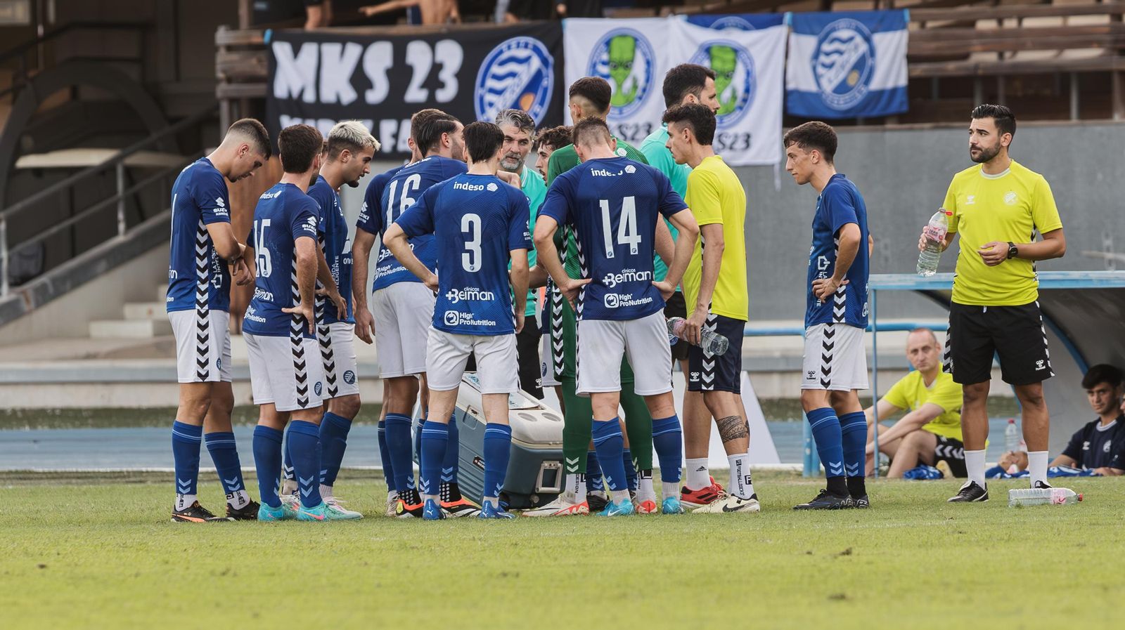 Imágenes del triunfo del Xerez DFC en el 34 Trofeo de la Vendimia