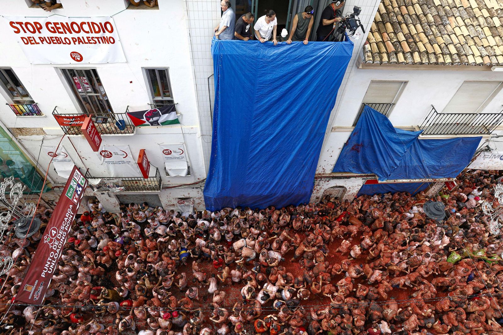 Las mejores fotos de la Tomatina de Buñuel 2025