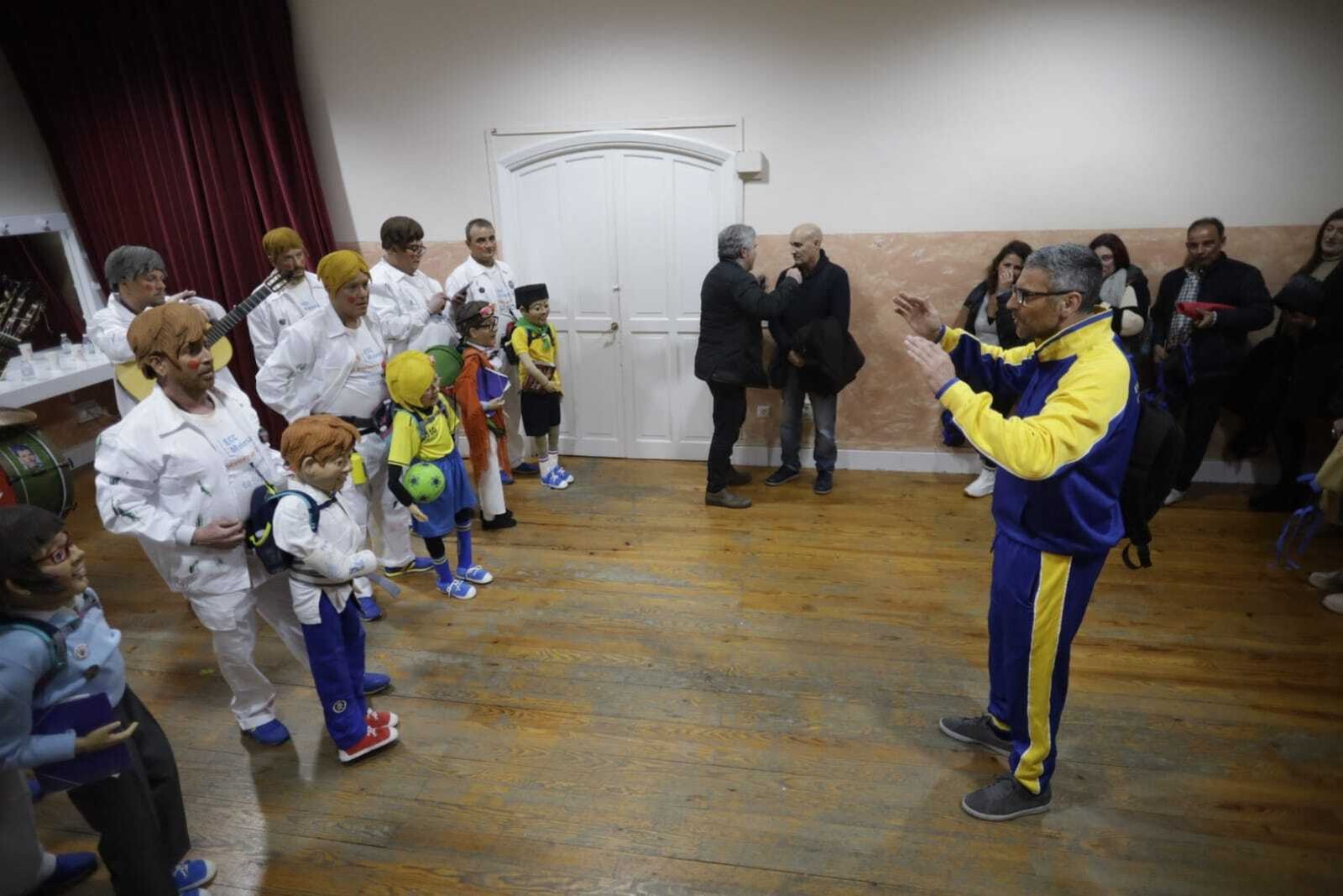 Chirigota 'Dios mío qué tarde!!!' en camerinos