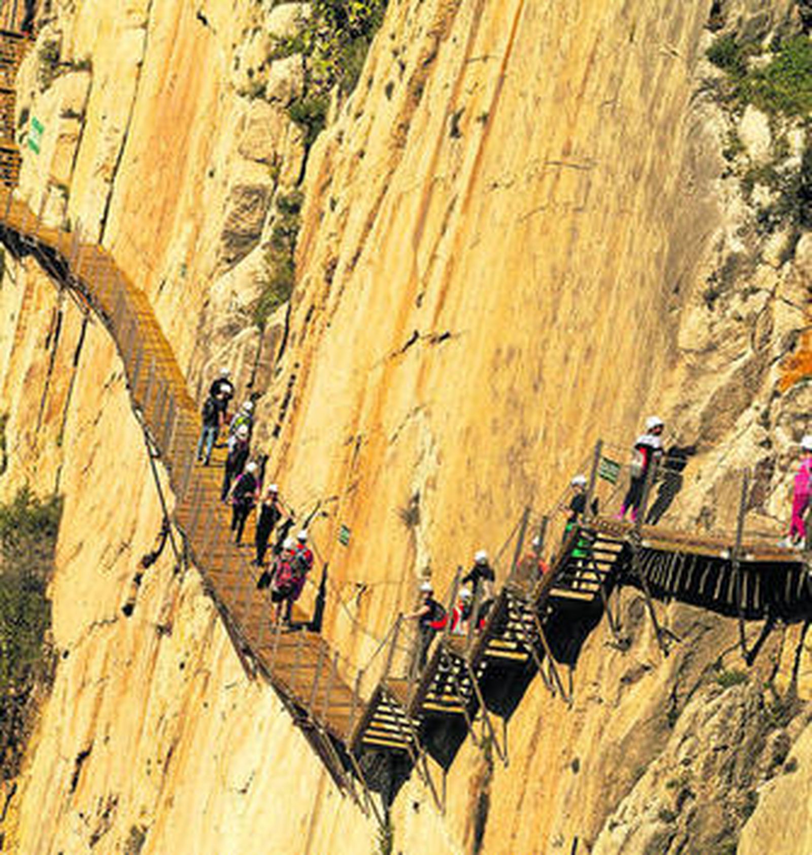 Uno de los tramos de la pasarela del Caminito del Rey.