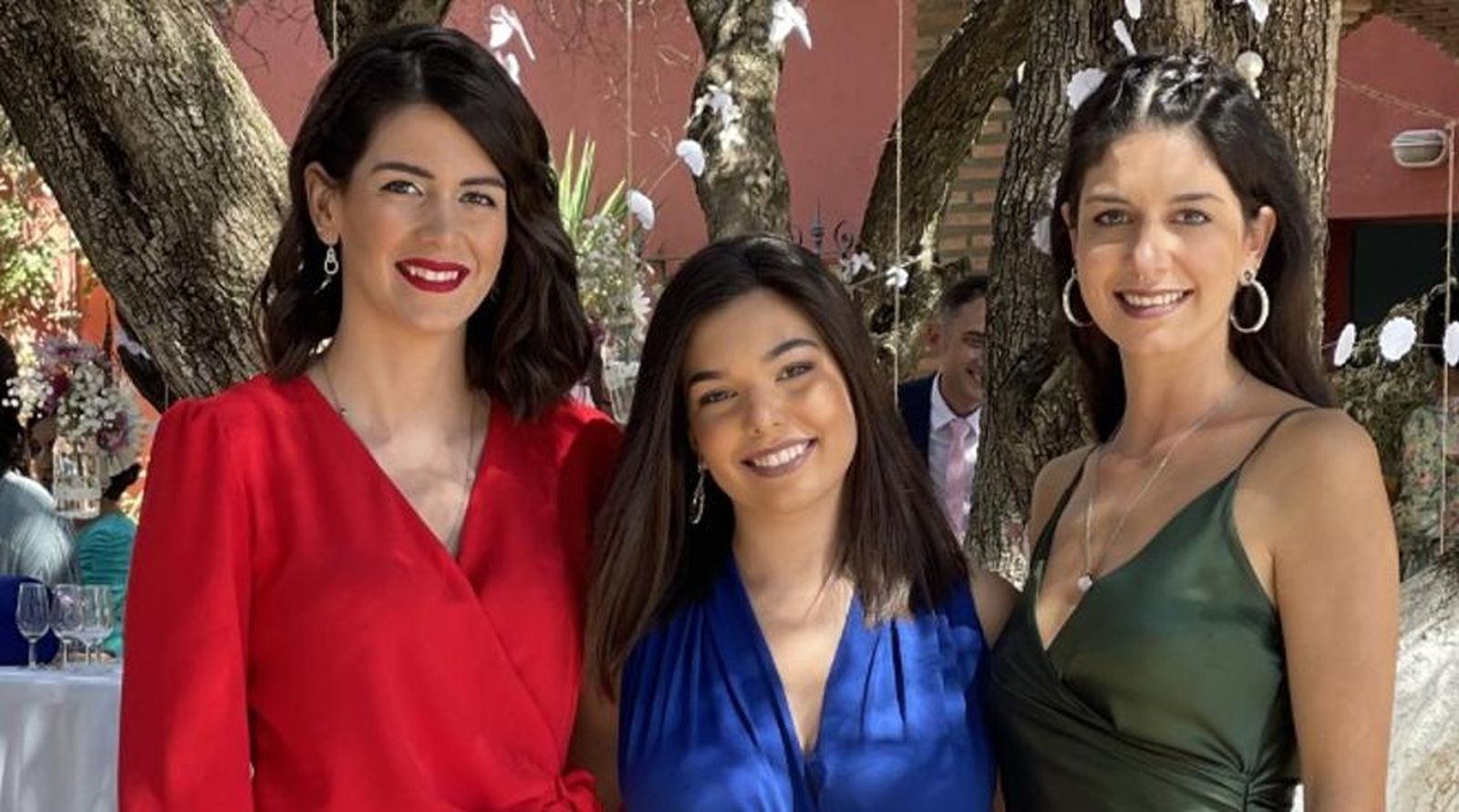 Las hermanas Paloma, Carmen y Laura, las tres niñas de Roque.