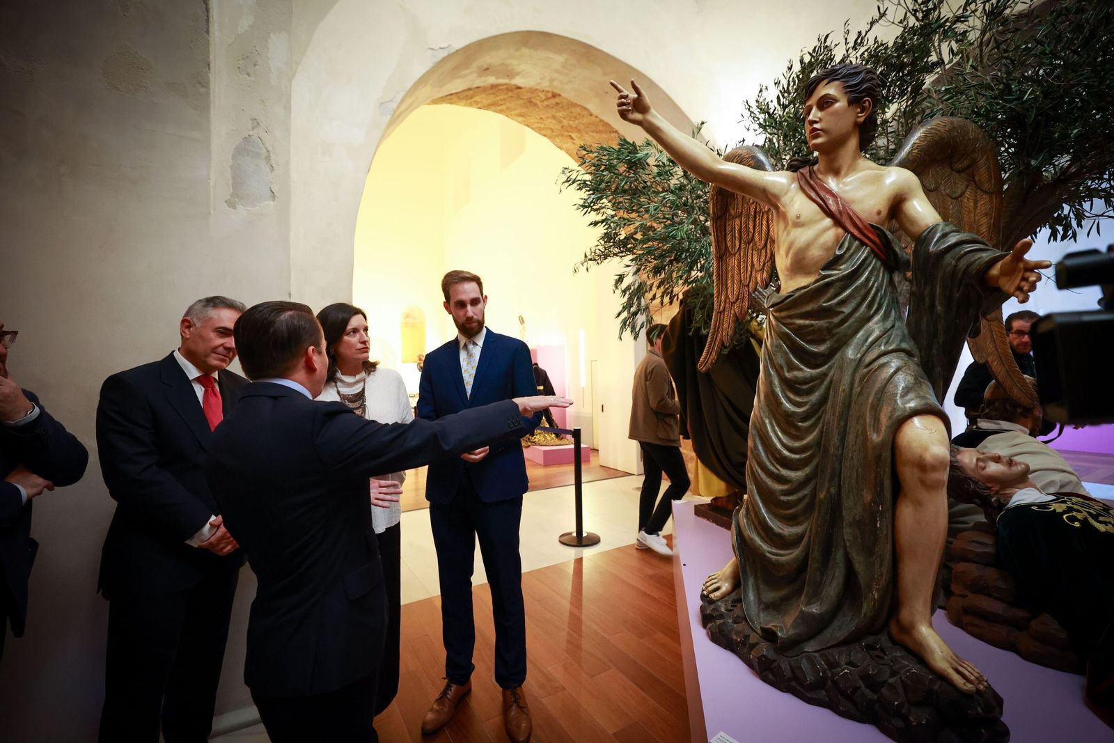 Inaugurada en San Fernando la exposición cofrade Passio Domini: las imágenes