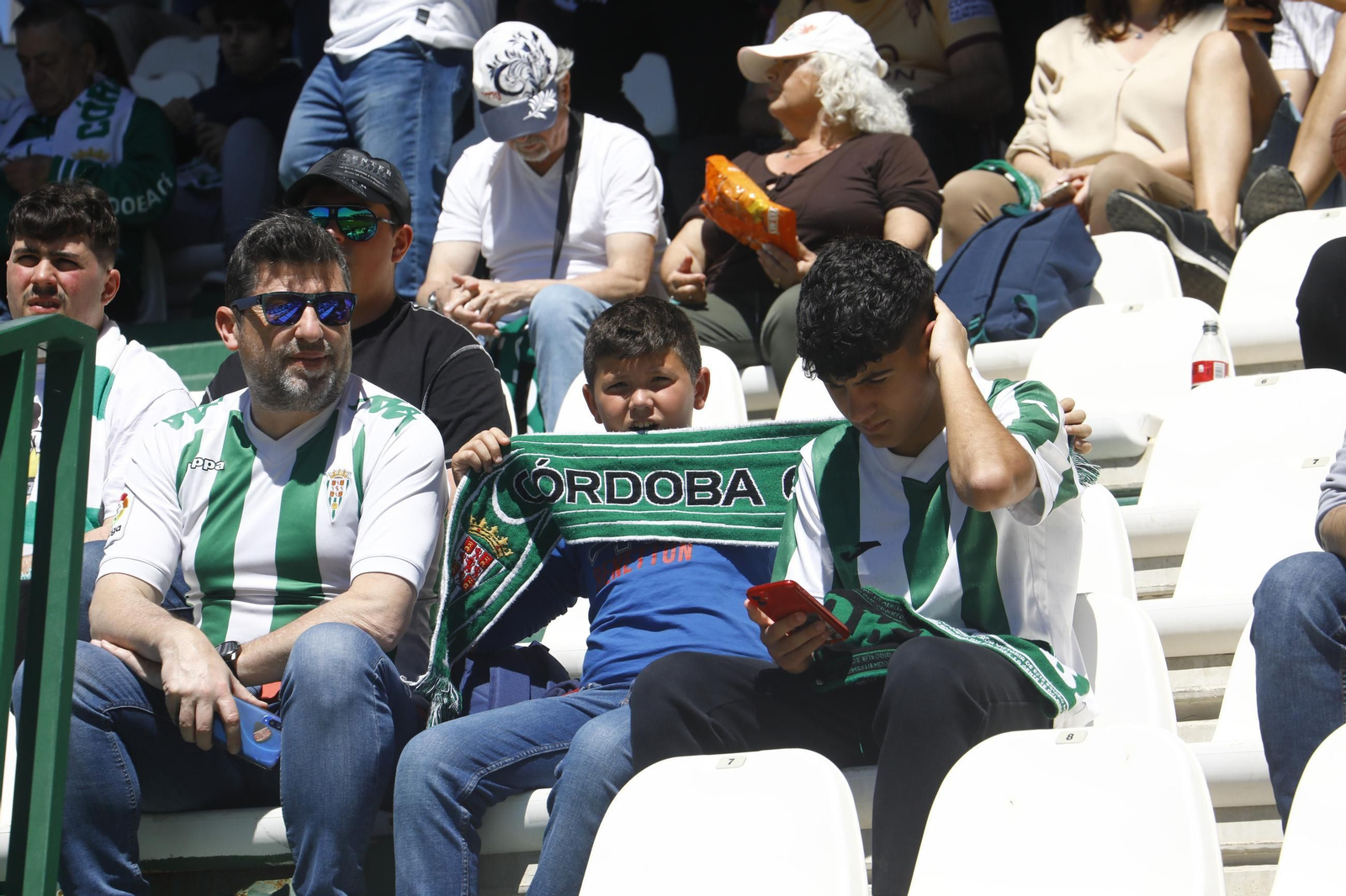 Las fotos del ambiente en El Arcángel para el Córdoba CF - Elche