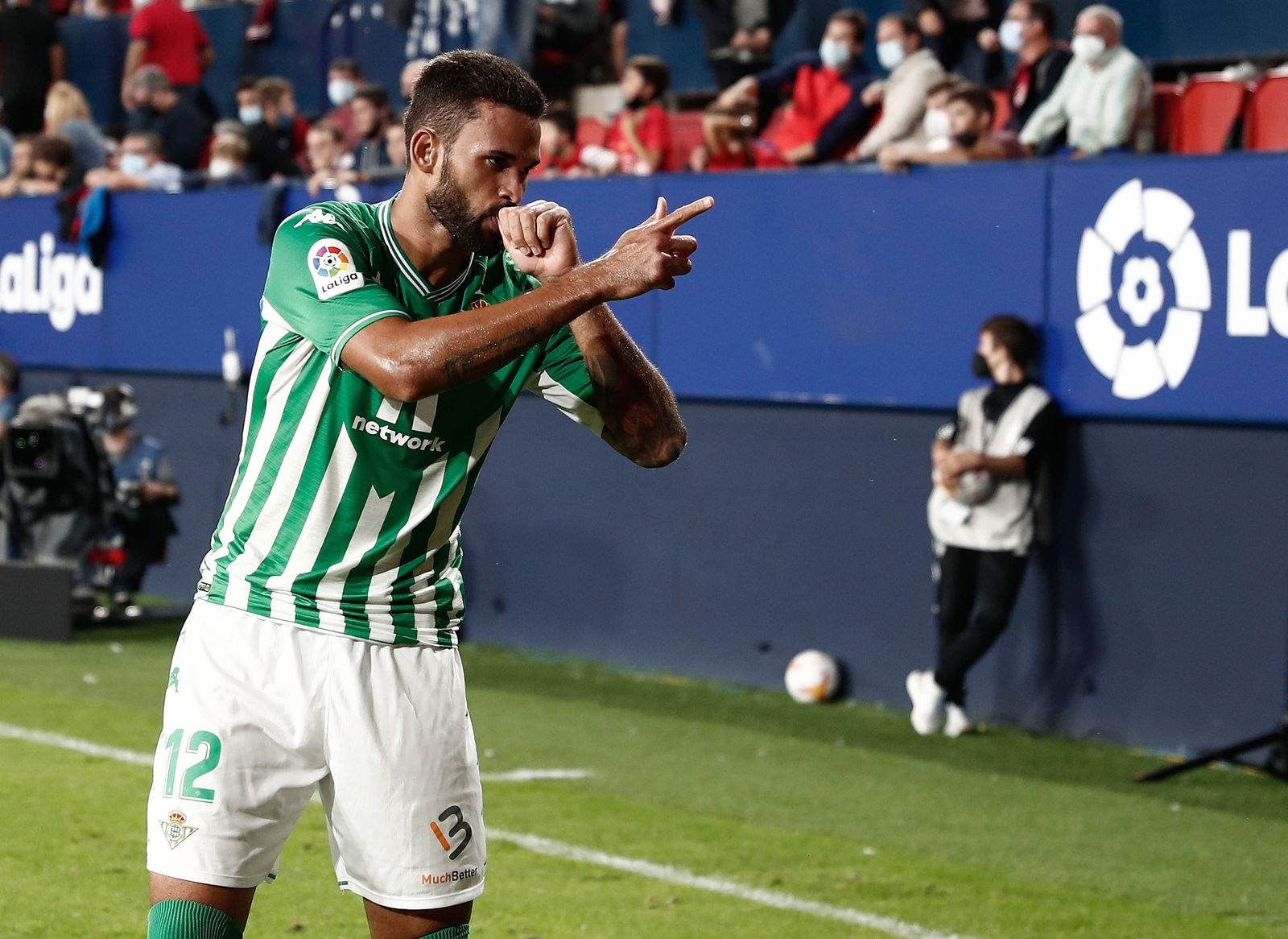 Willian José celebra su golazo en Pamplona.