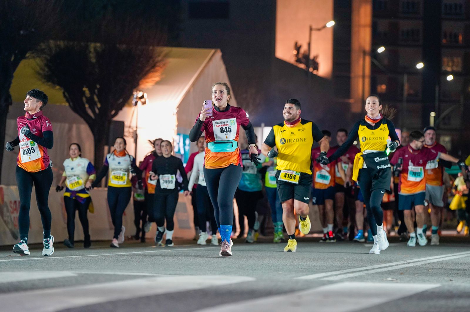 En imágenes: búscate en tu llegada a meta de la Carrera de San Antón 2026 (20)