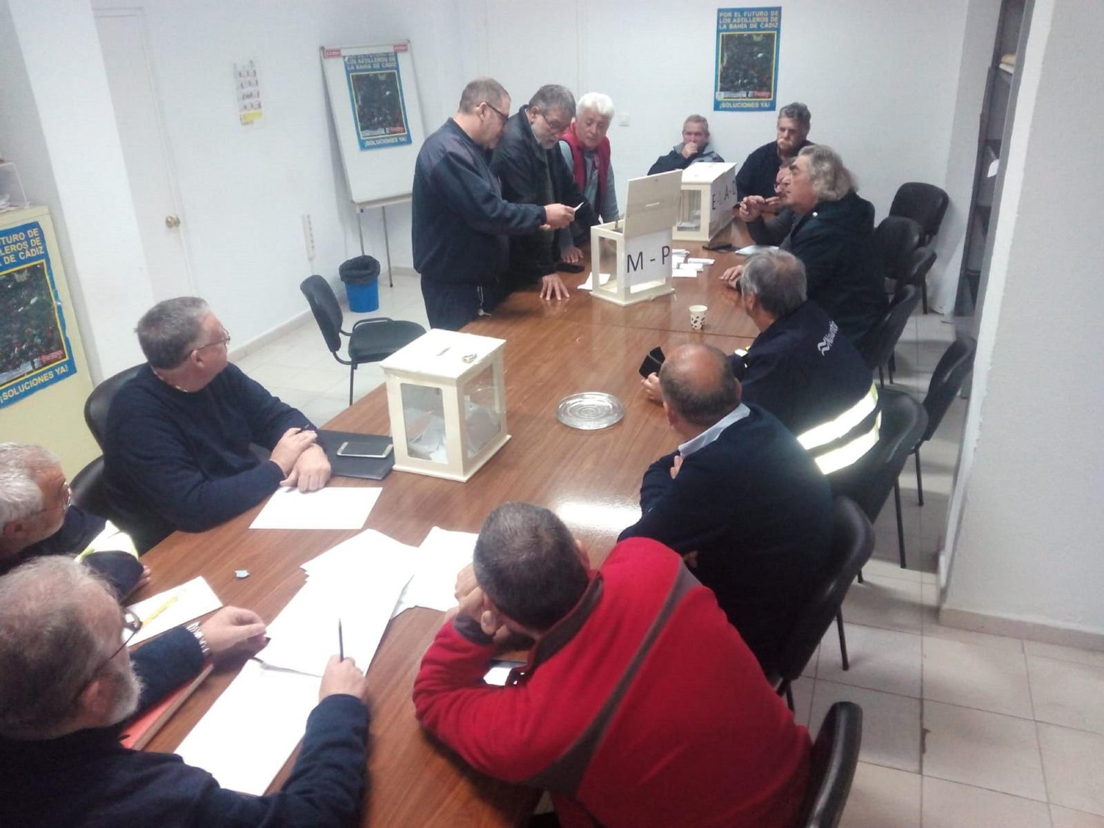 Recuento de los votos en la factoría de Navantia Puerto Real.