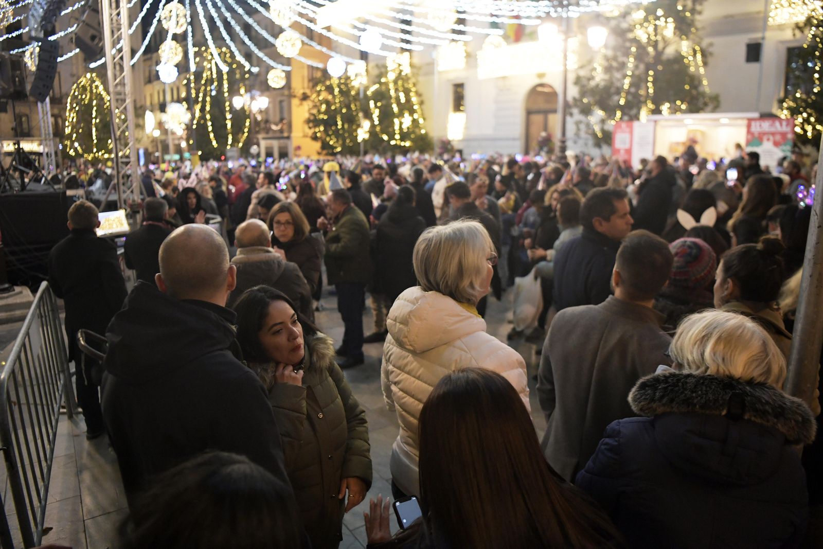 Granada da la bienvenida a 2023 en la Plaza del Carmen