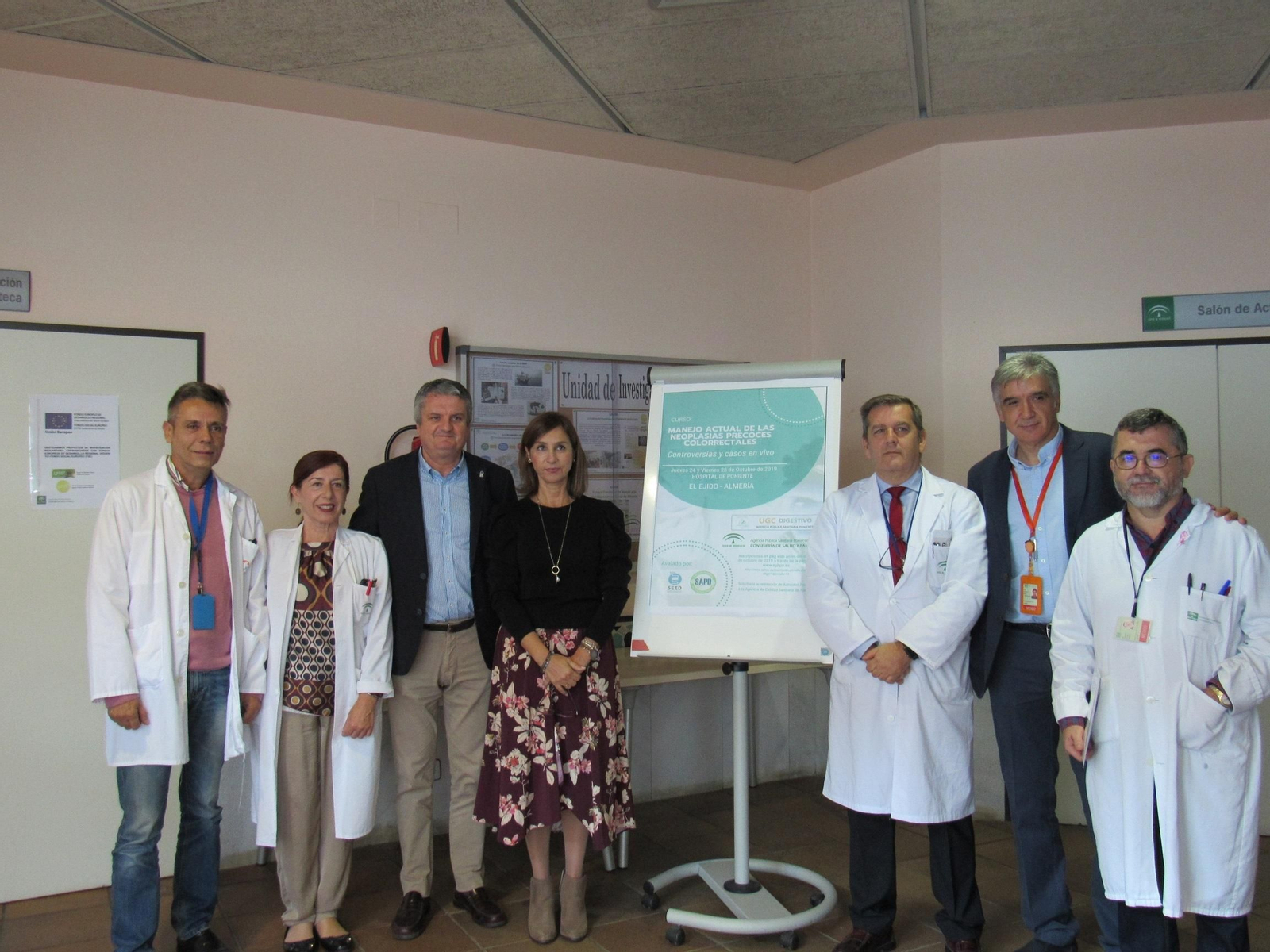 El delegado de Salud y miembros del equipo gestor del hospital.