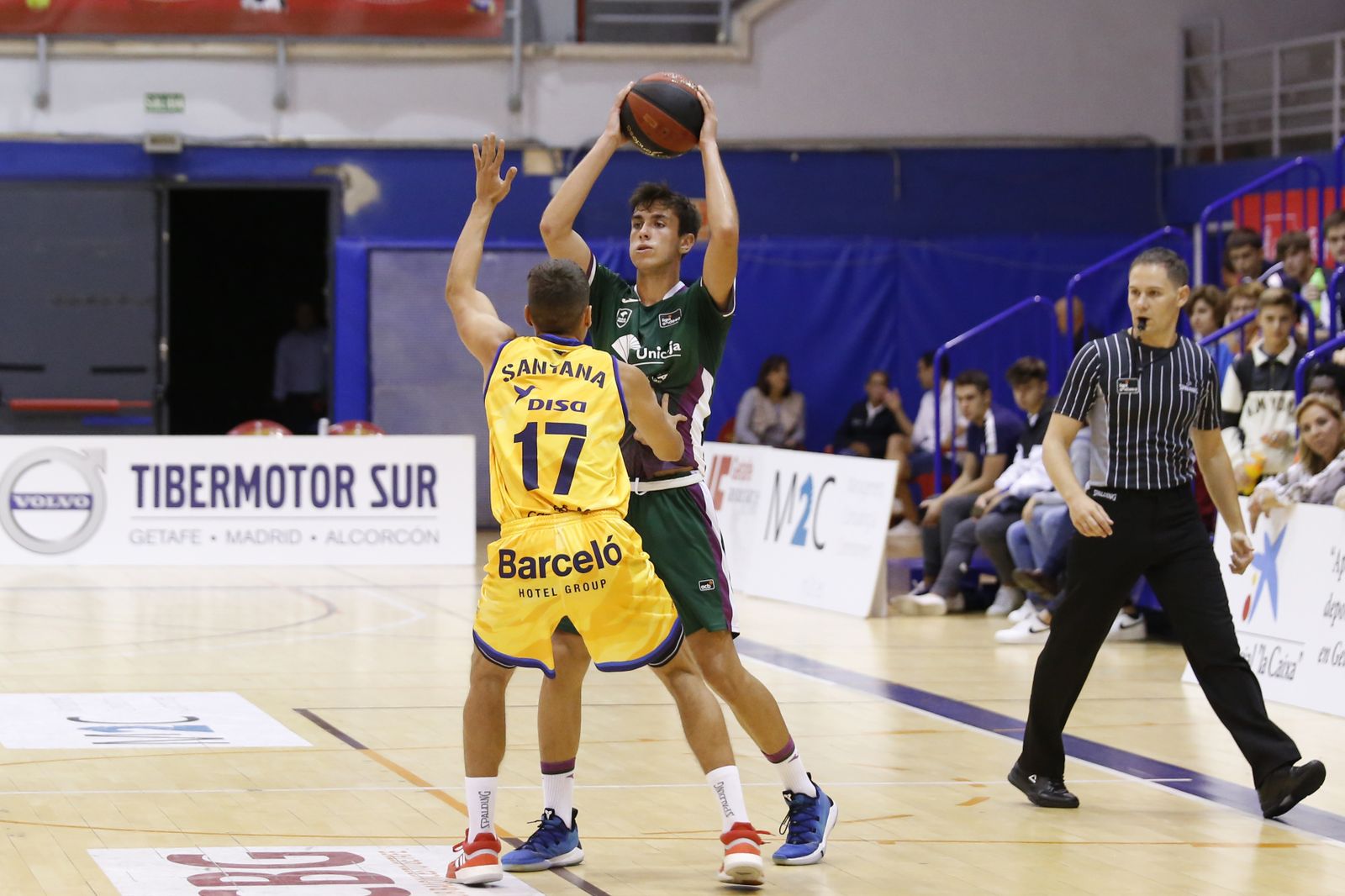 La primera victoria del Unicaja, en fotos