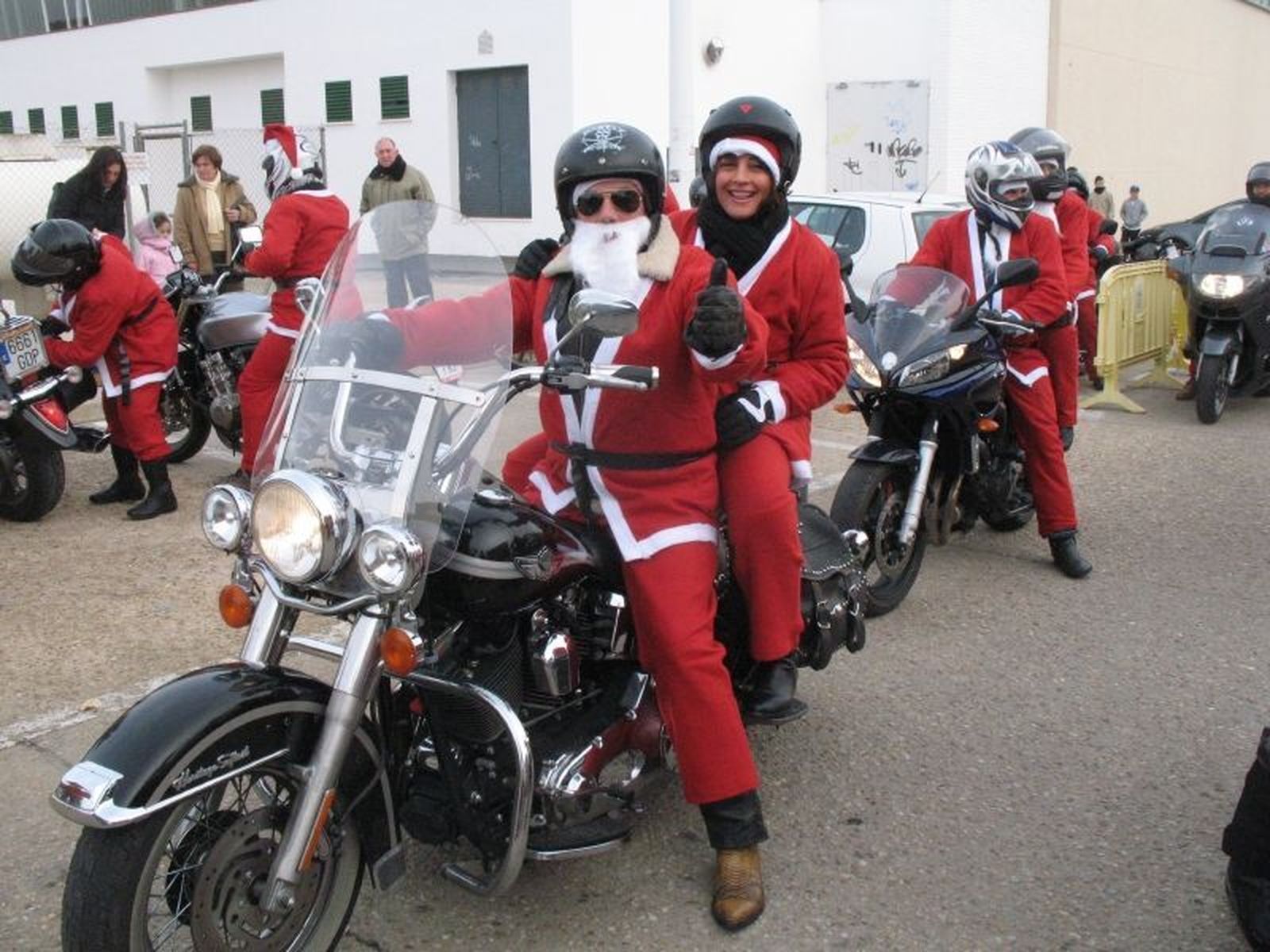 Un Papá Noel en moto, en una imagen de archivo.